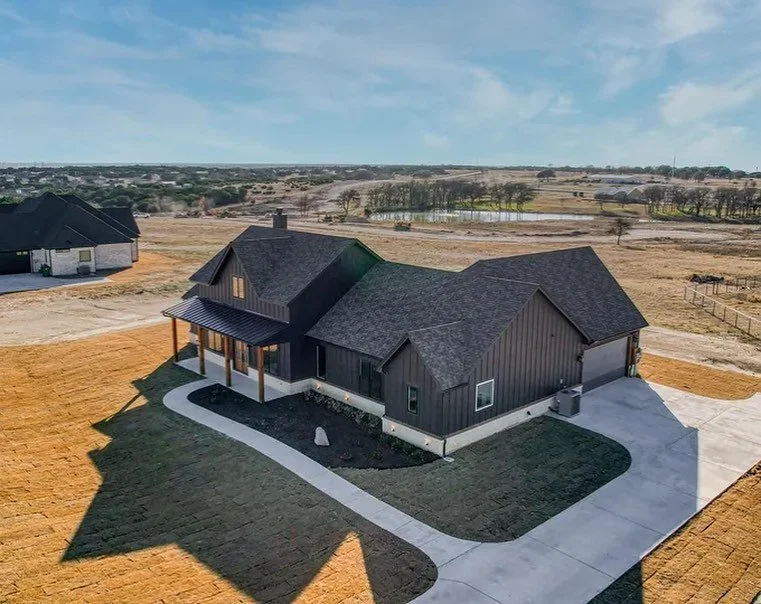Luxury custom home builder in Weatherford TX building homes on acreage