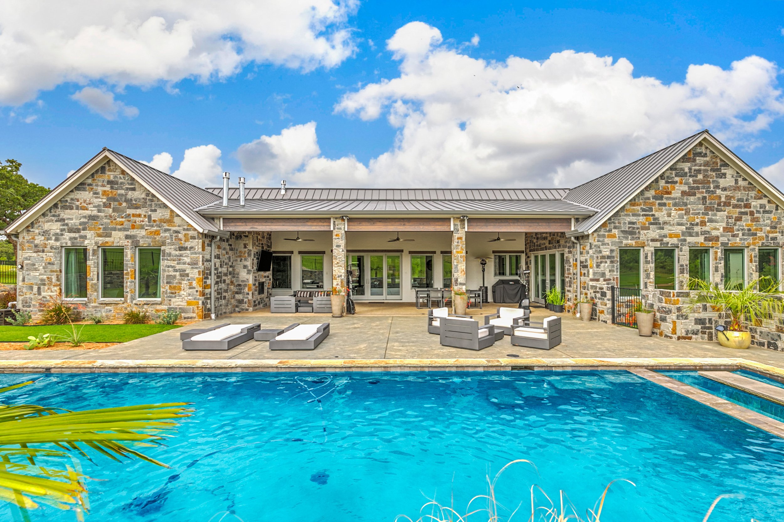 692 S. Sugartree Drive-13.jpg