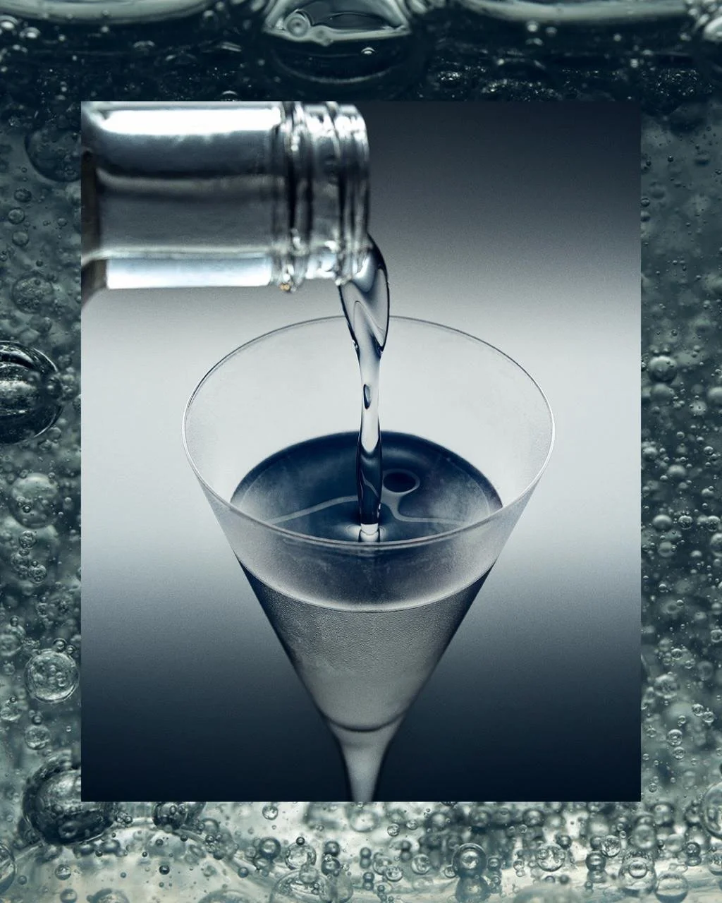 THE ARCHITECTURE OF COLD.

Liquid falls. Air rises. Ice holds.

A slow ribbon into cold glass. Bubbles suspended between movement and stillness. Blocks of ice catching light at the edge of melting.

Within the clarity: gunpowder tea, citrus, pepper, 