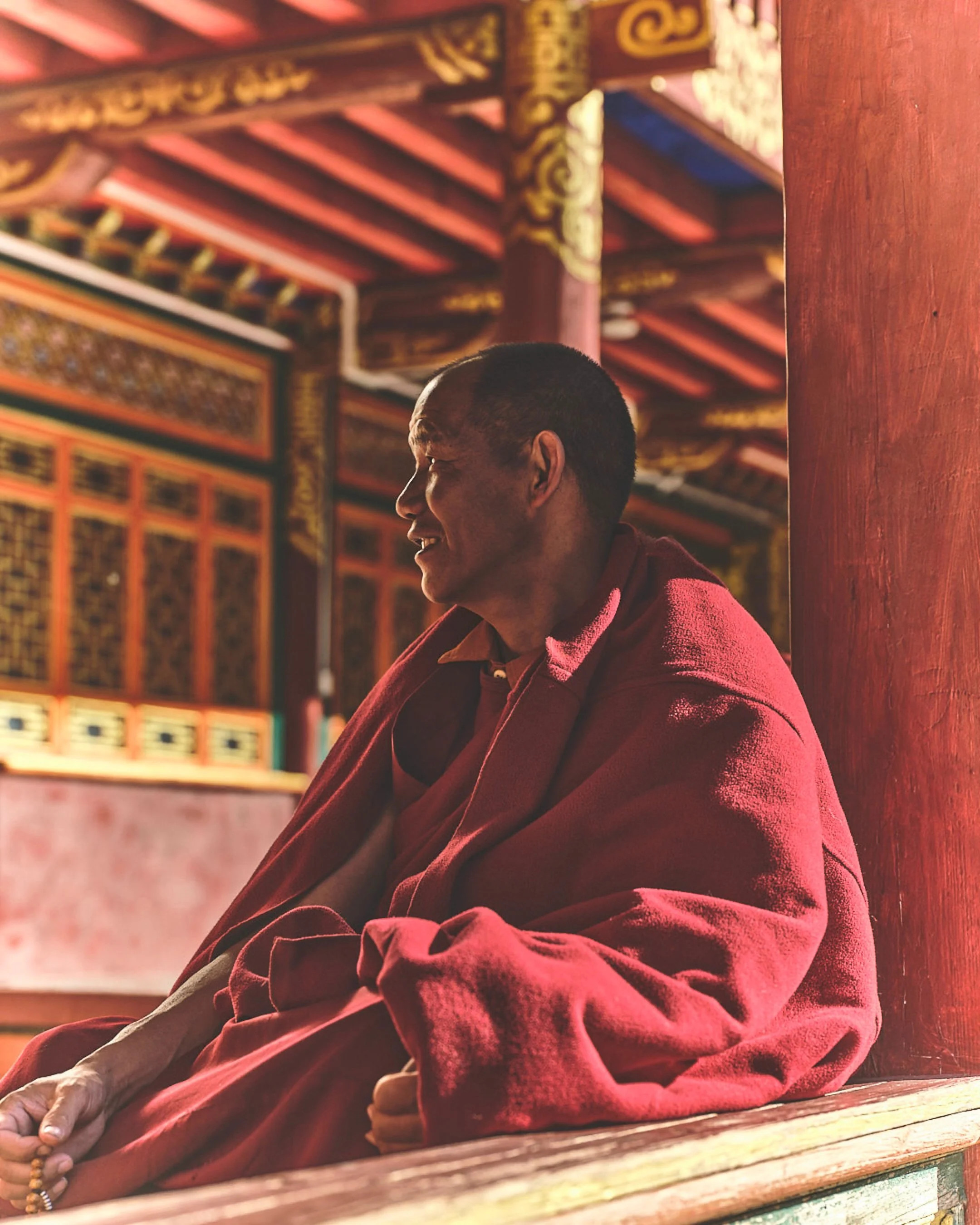 BEFORE THE SPIRIT, THERE WAS A PLACE.

Shangri-La is the spiritual birthplace of The Orientalist.

But no place is made by mountains alone.

It is made by people.

The black-clay potter, turning earth into vessels. The monks, carrying ritual and memo