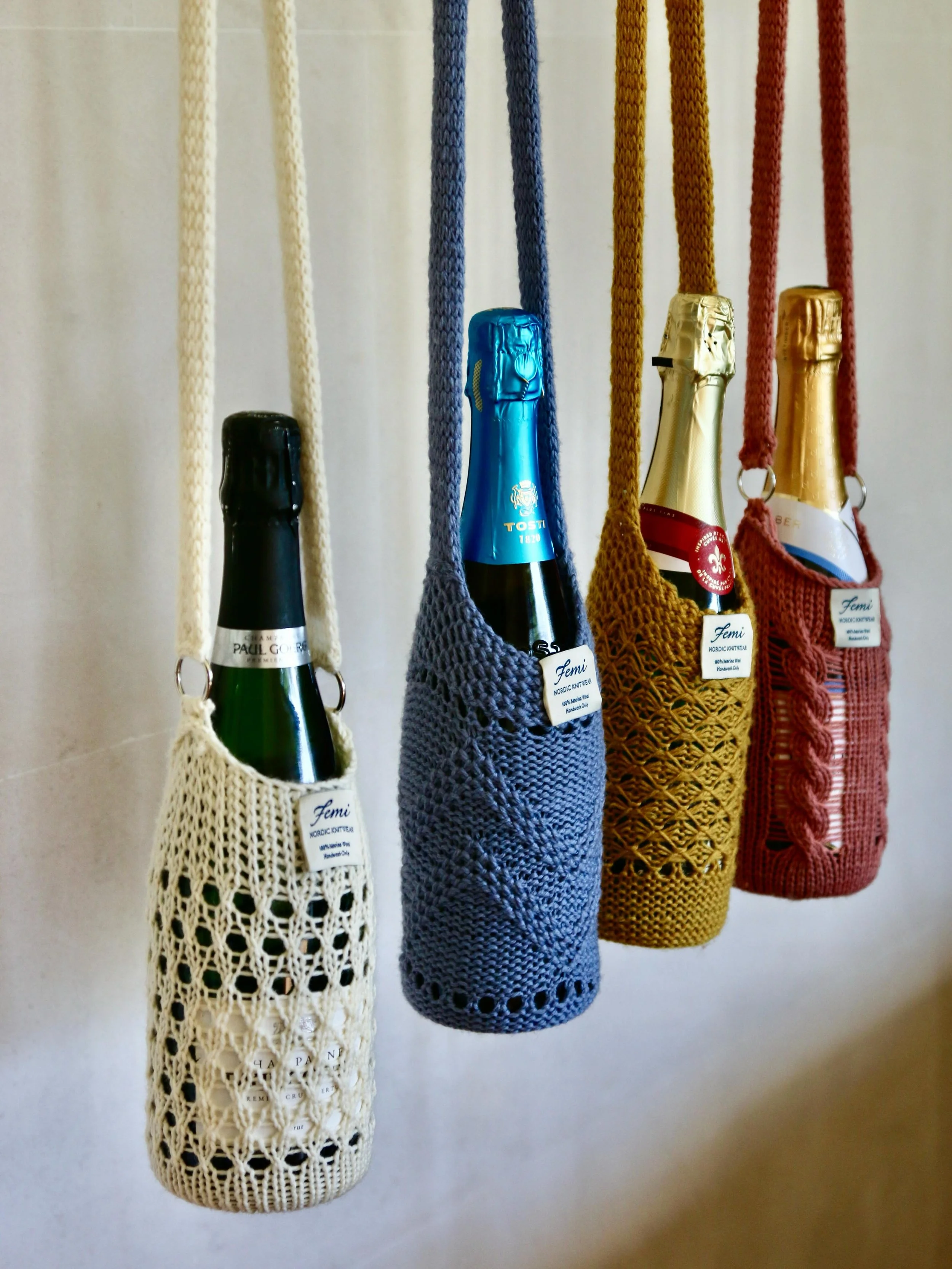NEW LAUNCH 📣 

We are excited to be launching our brand new BOTTLE BAG COLLECTION on the 1.6!!

Because everyone has shown so much love and appreciation for the Hanko bottle bag, we have decided to give you more. So we have created 3 new bottle bags