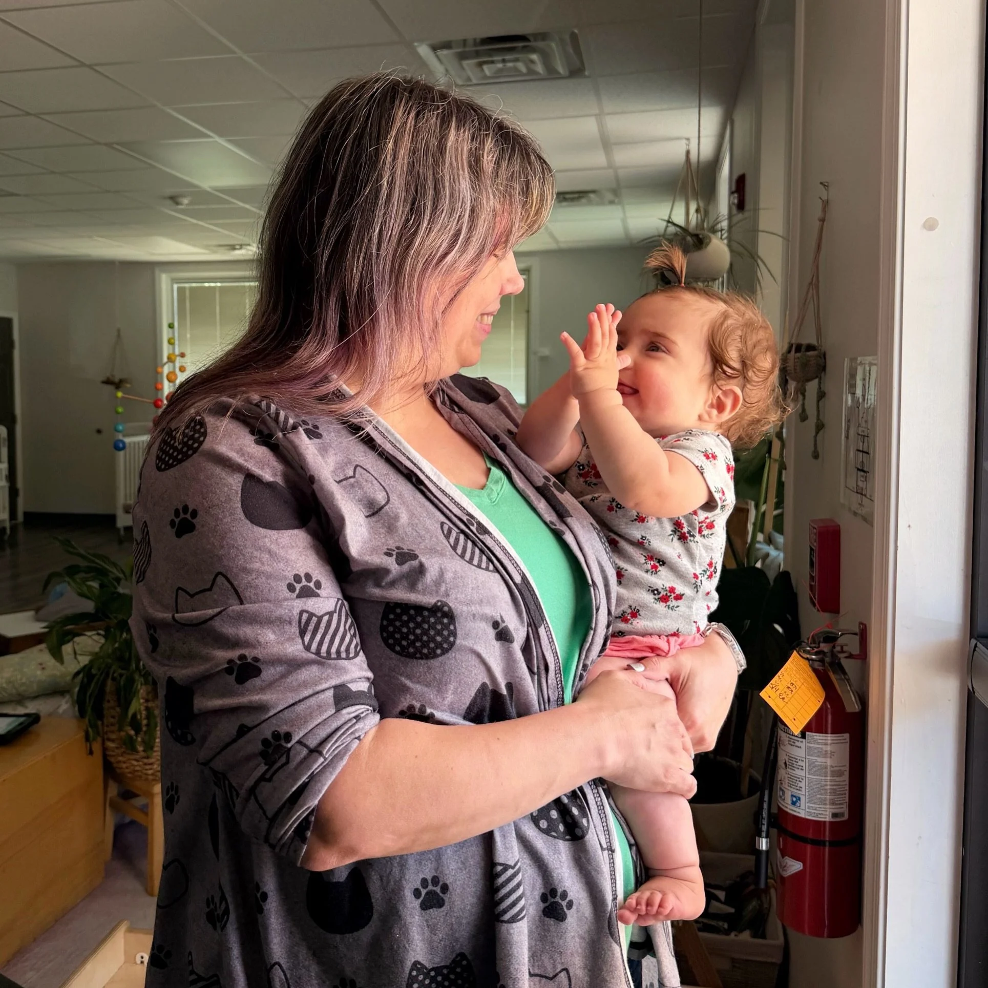 🎉Teacher Spotlight: Ms. Jessica 🎉

Ms. Jessica brings such a thoughtful and caring presence to our infant community. With experience working with children across a variety of age groups, she brings both knowledge and compassion into the classroom e