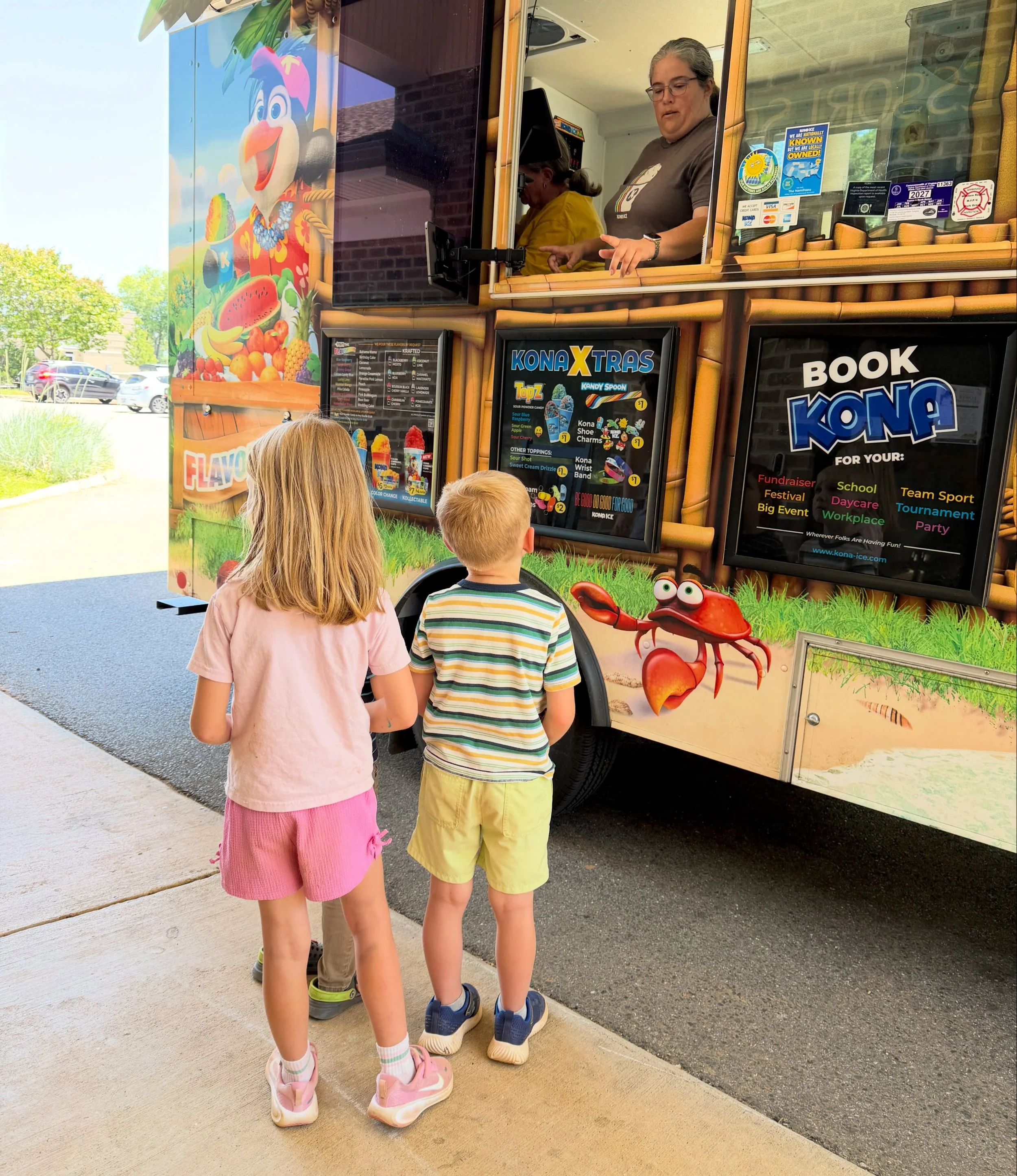 Sunshine, smiles, and @konalynchburg ! ☀️🍧

We kicked off our summer semester this week the sweetest way possible&mdash;with a cool treat and lots of happy faces. There&rsquo;s nothing quite like enjoying a refreshing Kona Ice with friends on a warm