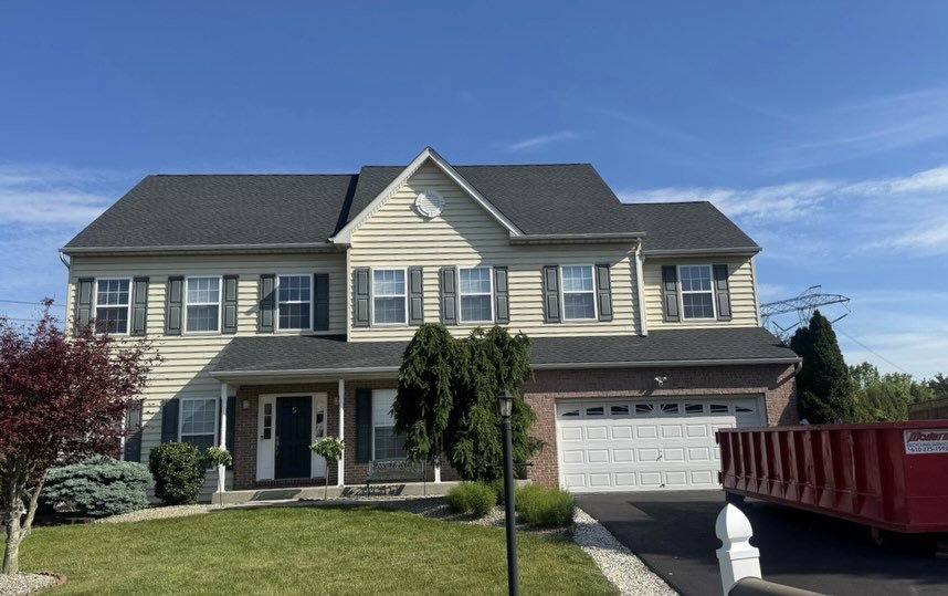 Did you know? DRK Roofing is licensed not only in New Jersey, but also in Pennsylvania! 🇺🇸 Another beautiful roof replacement 📍Harleysville PA. Timeless GAF Timberlin HDZ shingles in the color Charcoal will always be a solid choice ! Call us today