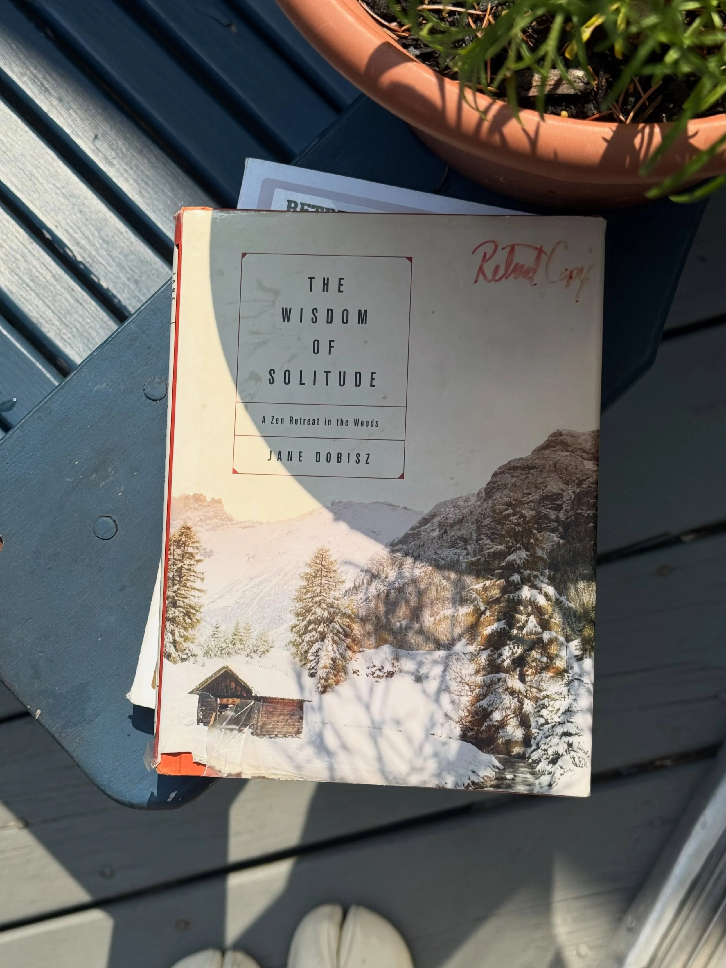 Retreat readings 🌳 The Wisdom of Solitude: A Zen Retreat in the Woods, by our guiding teacher Zen Master Bon Yeon on a 100-day retreat deep in the New England wilderness.

#zenbook #book #reading #zenretreat