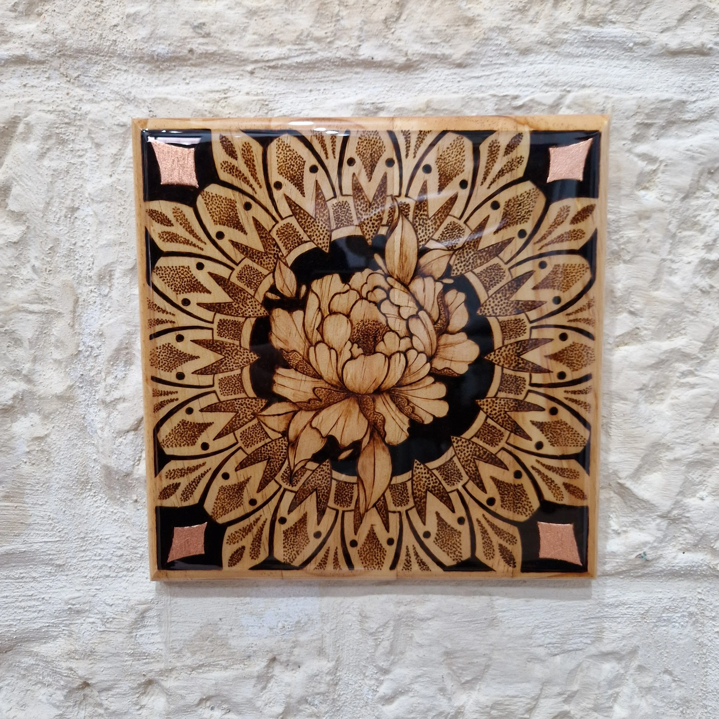 Peony bloom
 Finish Copper gilding
              Gloss resin  