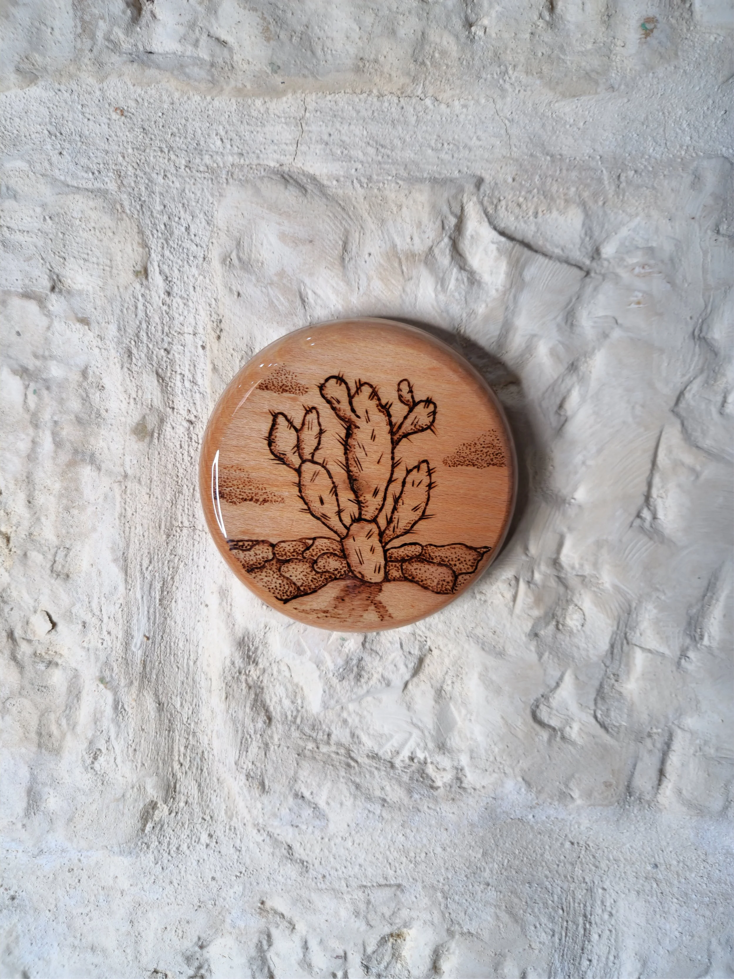 Bajtar tax-xewk [ Prickly Pear ]

Size 11cm
Finish gloss resin 