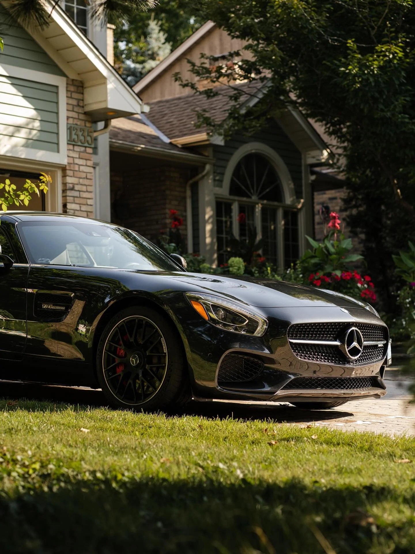 🚘 Platinum Shine, Right at Your Driveway ✨
At Platinum Mobile Detailing, we bring the clean to you&mdash;no lines, no hassle, just showroom-quality results.

🧼 Full exterior &amp; interior packages
🪑 Deep interior steam &amp; stain removal
💦 Hand