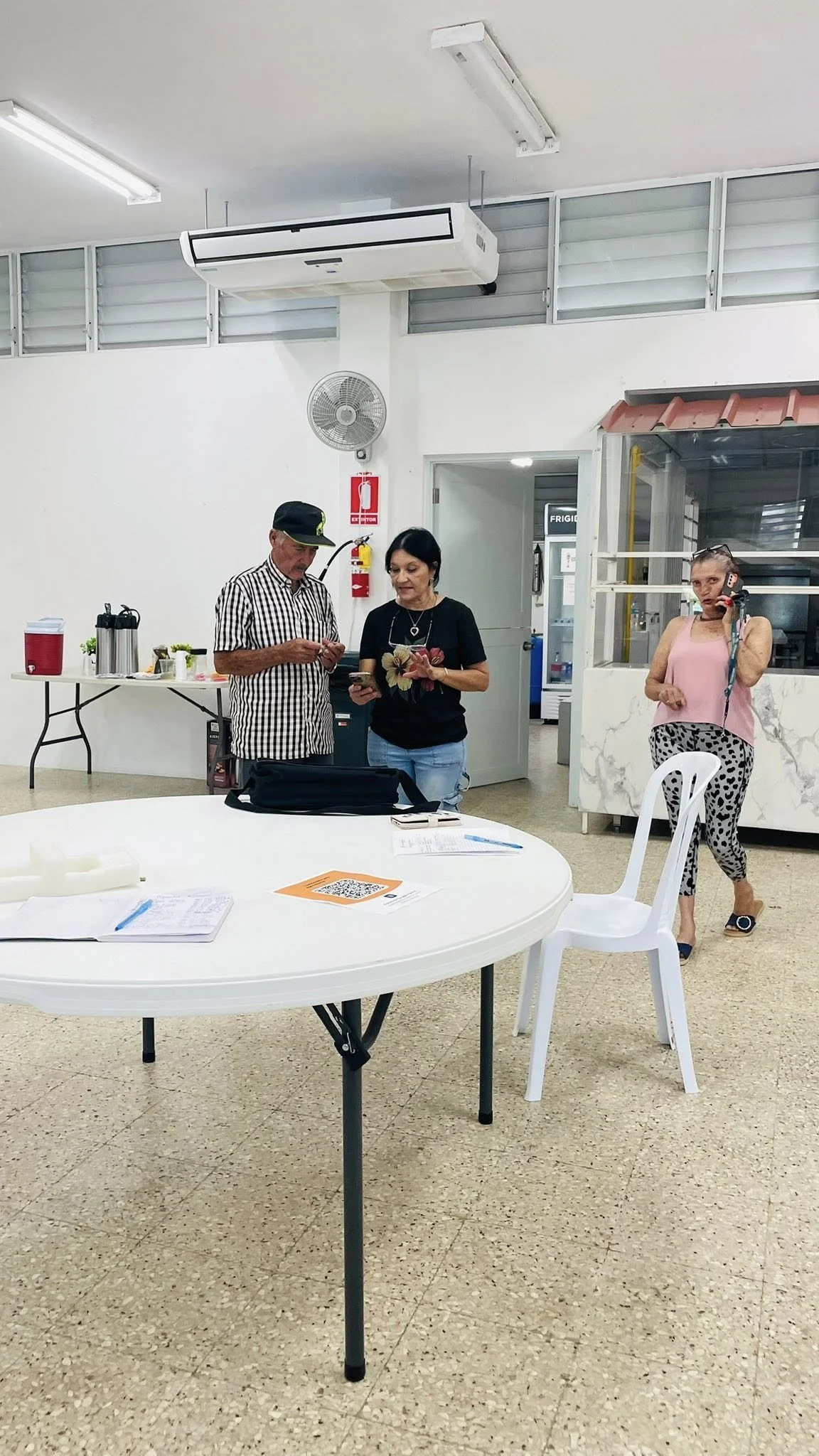 Recibiendo agricultores para recibir ayuda en registración y/o informe de cuerdaje de Farm Service Agency