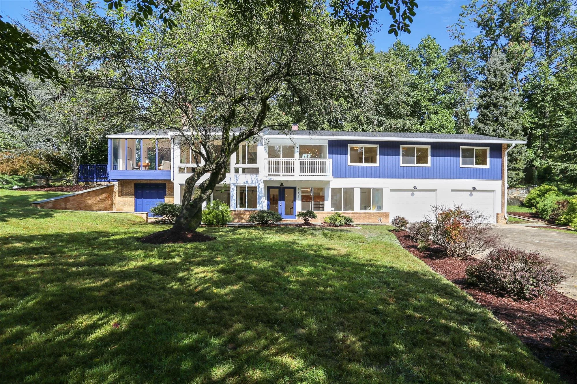 0-Fenway-Exterior Front-A20.JPG