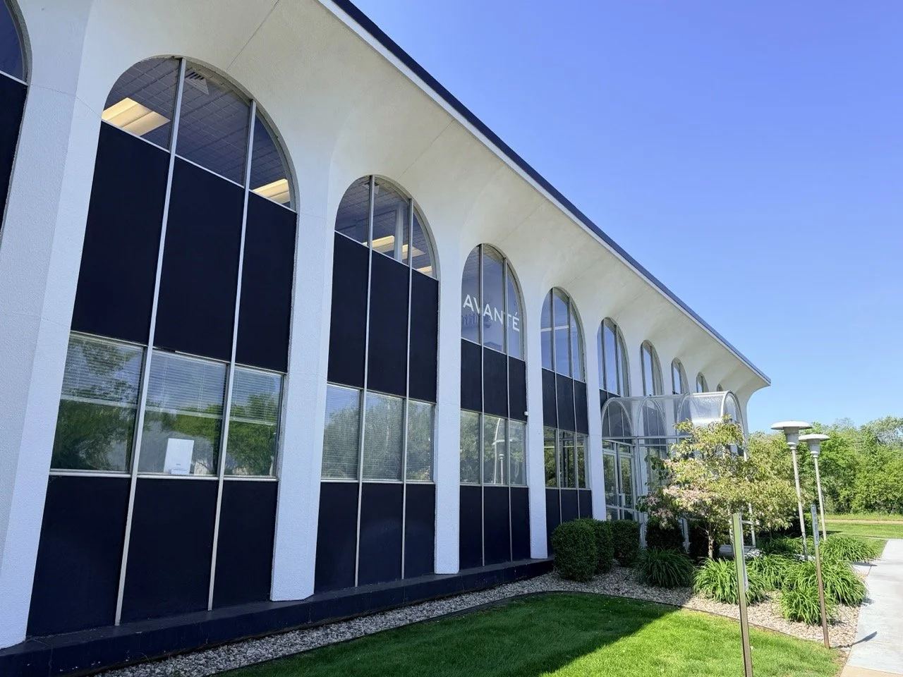 Exterior of Avante Salon in Kalamazoo, Michigan.