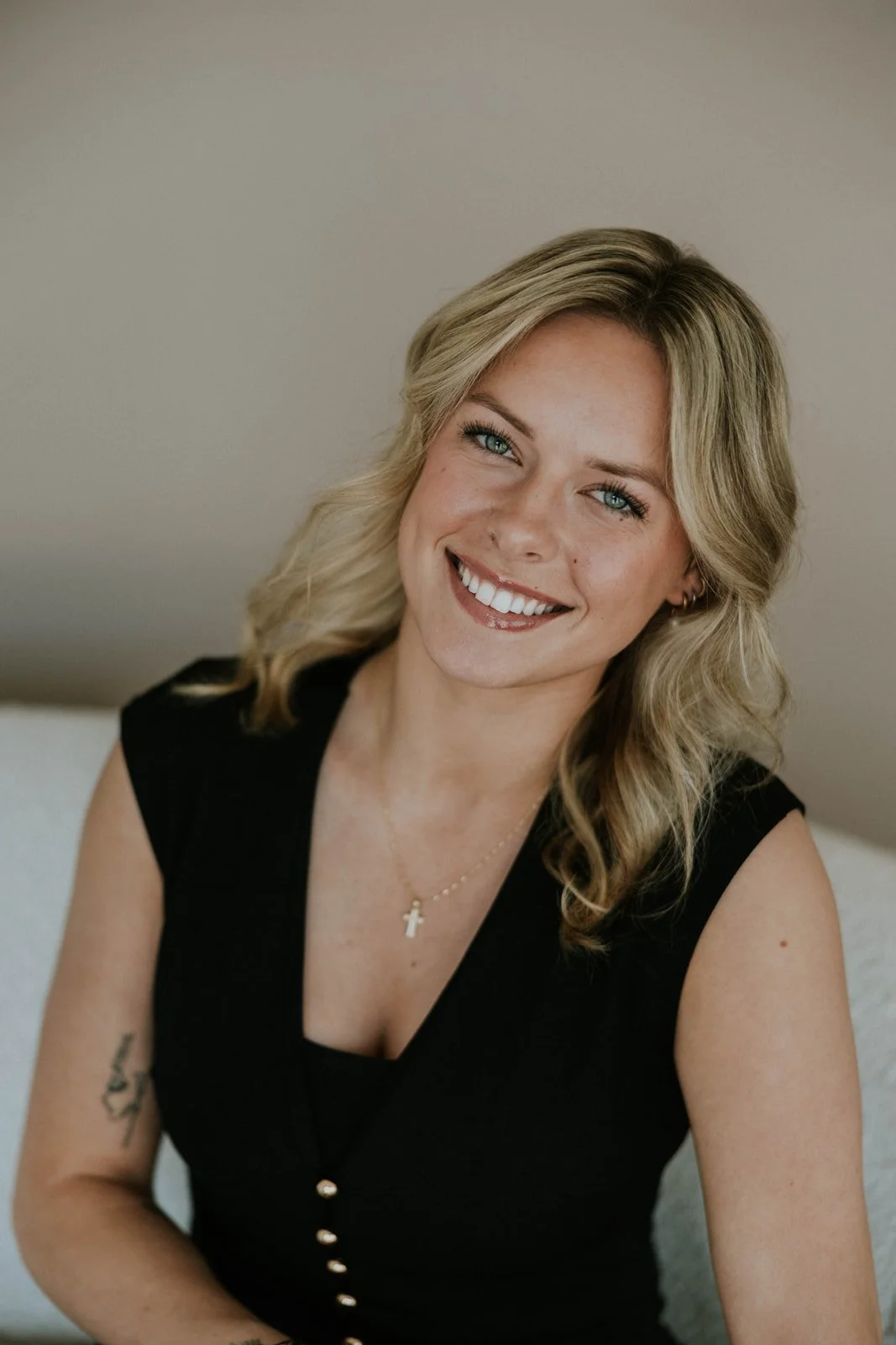 portrait of ella monnin hair stylist