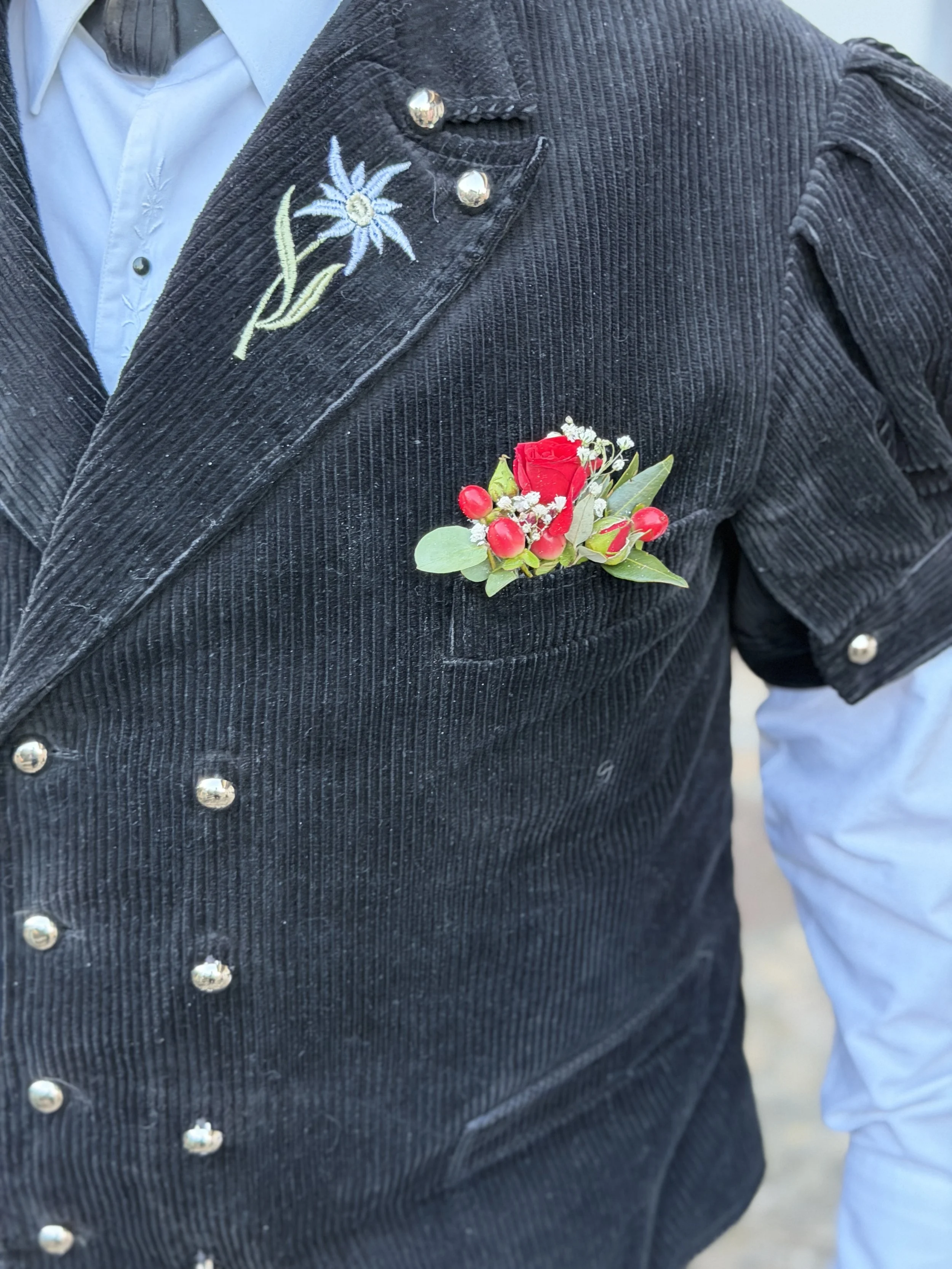 Exklusive Reversblume mit Roter Rose