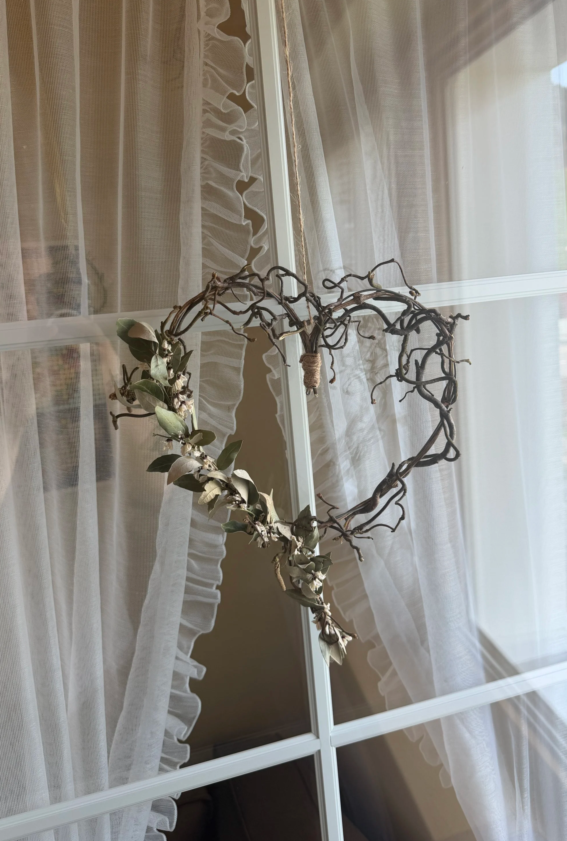 Herzkranz aus natürlichen Zweigen