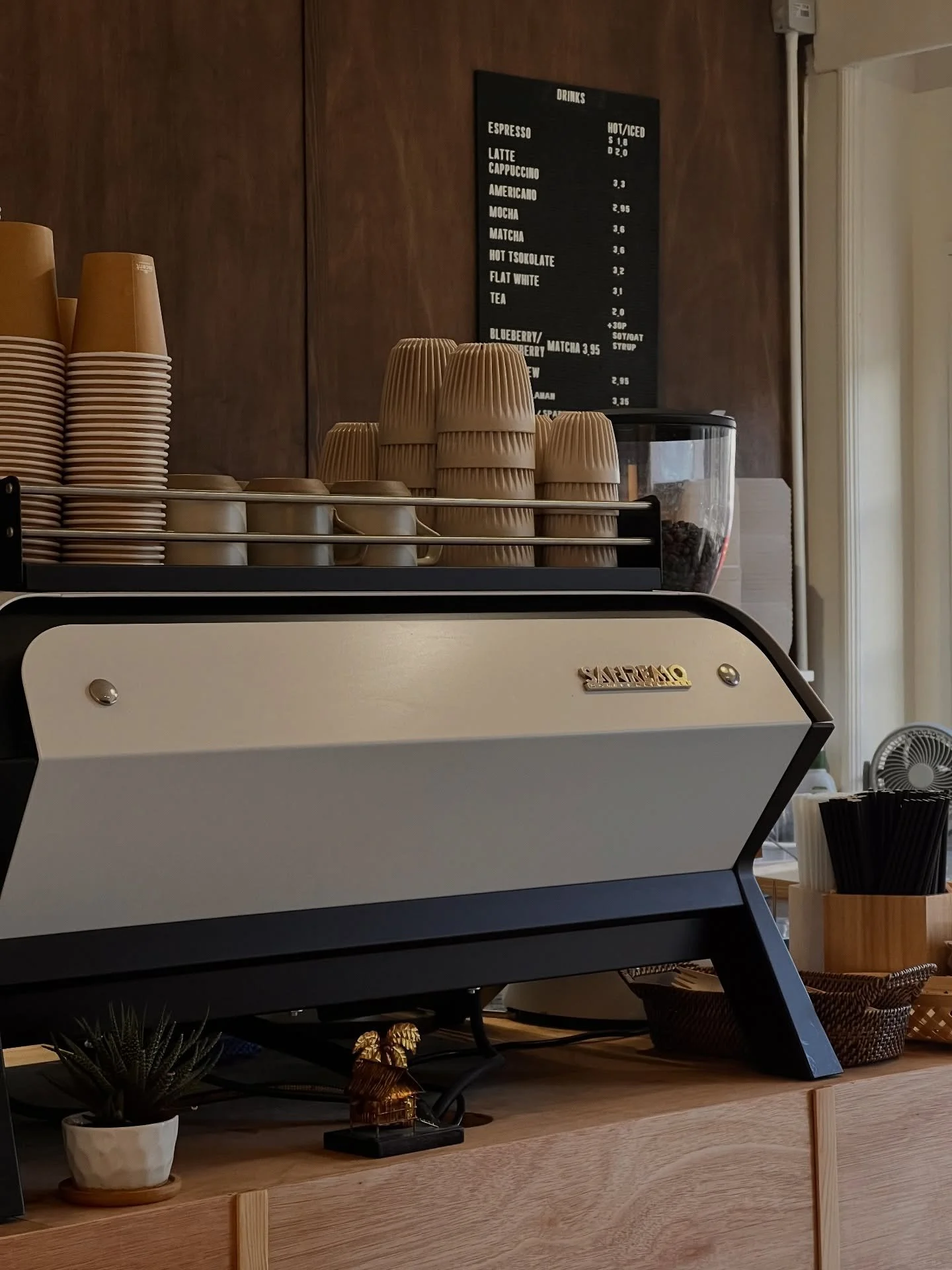 Hi everyone! Our kitchen will be taking a short break in January, and we'll be serving a limited menu (mainly drinks!) from 7th to 11th January. 
If you're a small business looking for a spot, we'd love to have you at our front counter - send us a DM