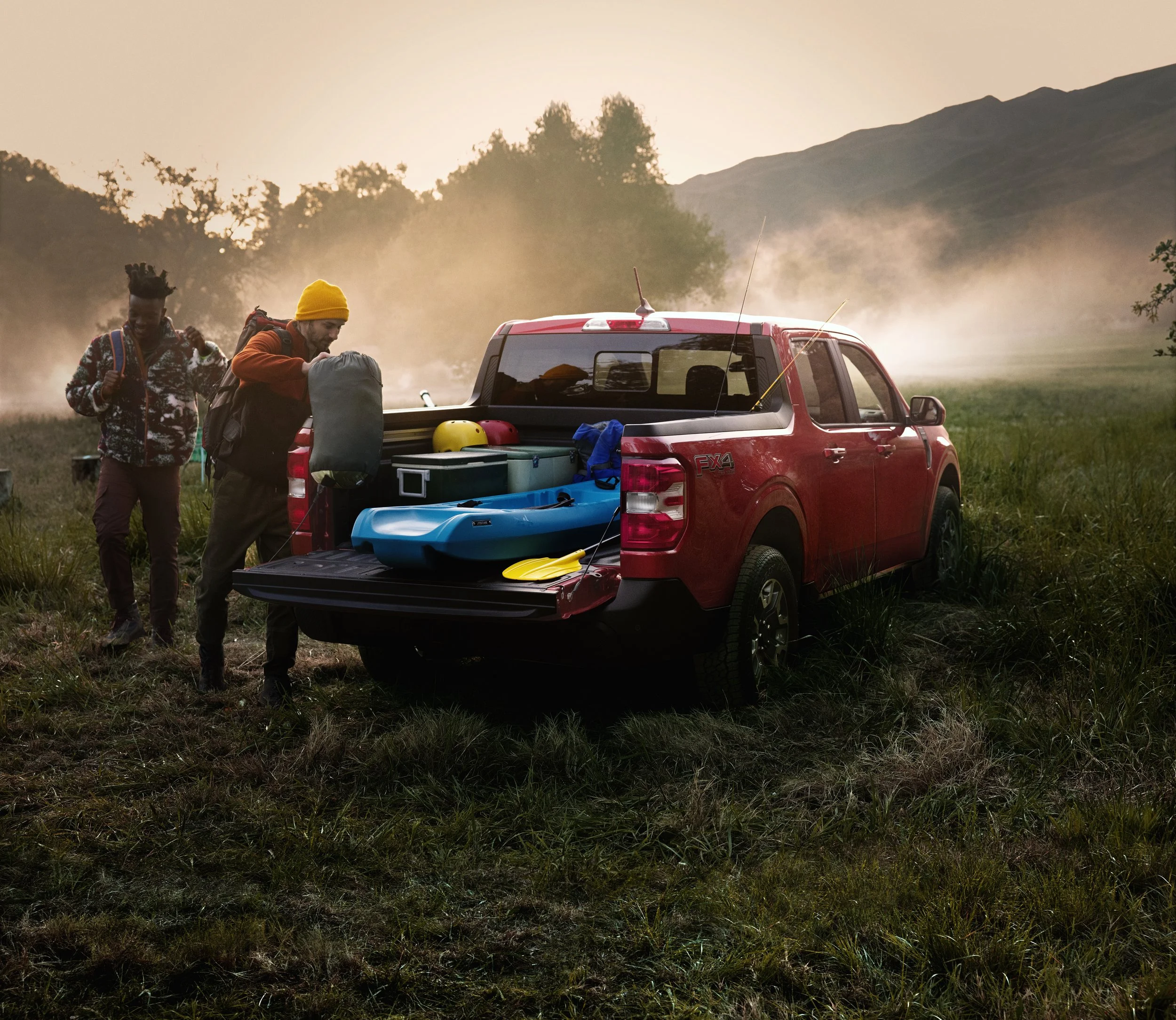 FRDNTRX0264_Ford_Maverick_RedTruckCamping_495A7512_01_RGB.jpg