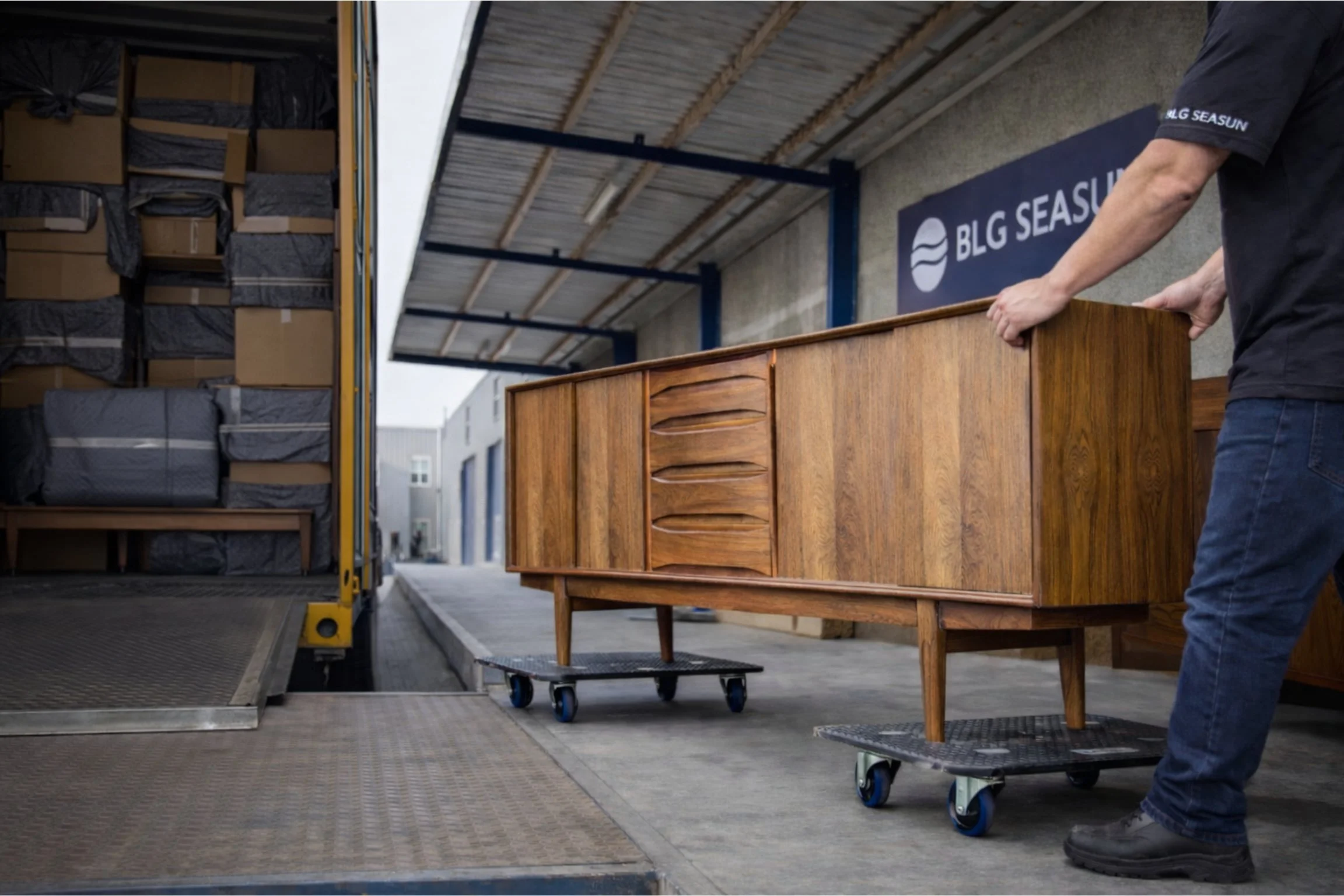 BLG SEASUN, scandinavian furniture logistics working worldwide, shipping, air, sea and ocean logistics