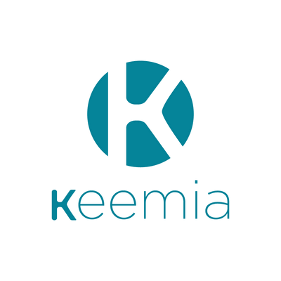 Logo bleu turquoise « Keemia » avec un symbole circulaire stylisé en forme de K.