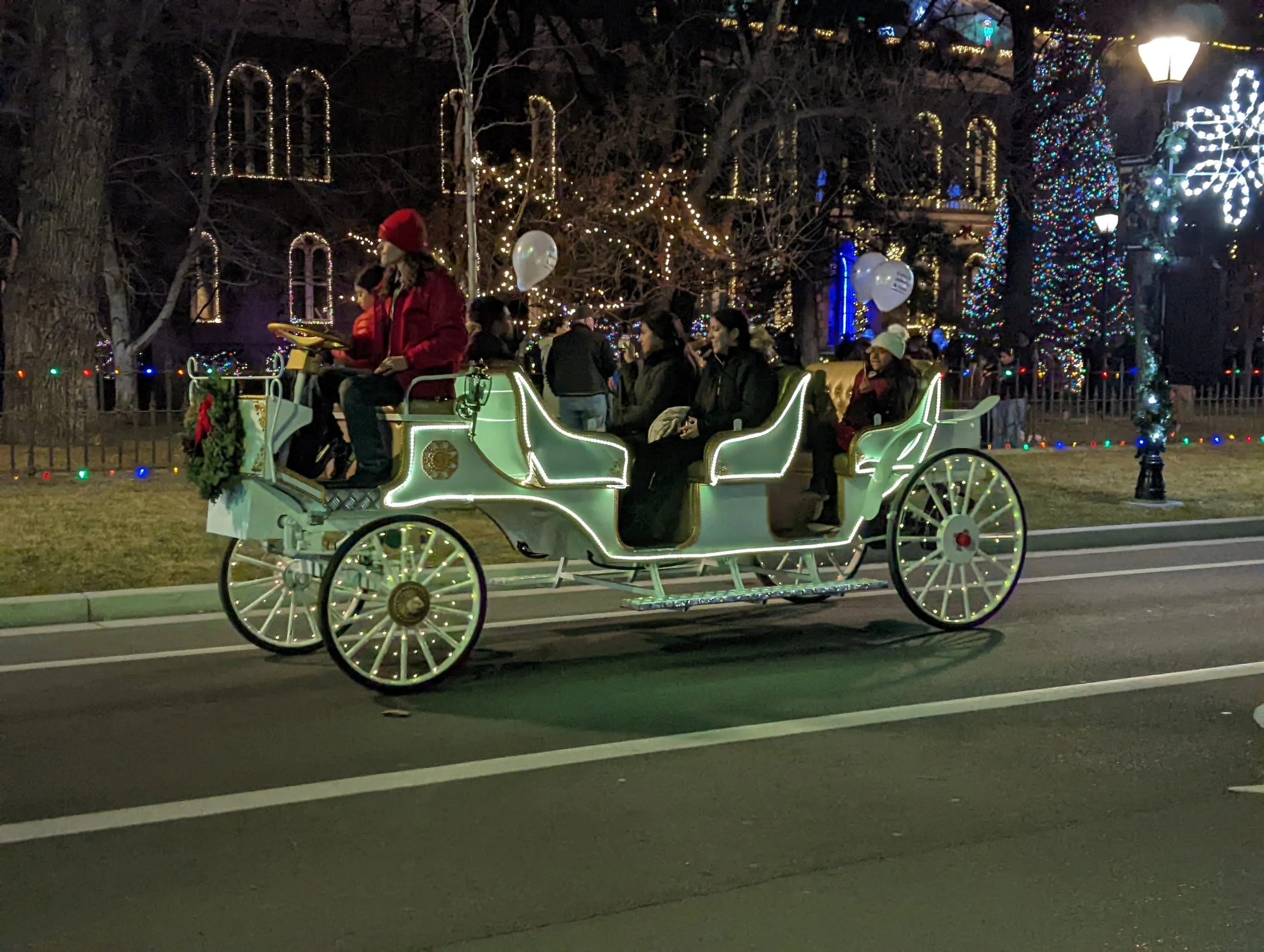 e-carriage Christmas 1.jpg