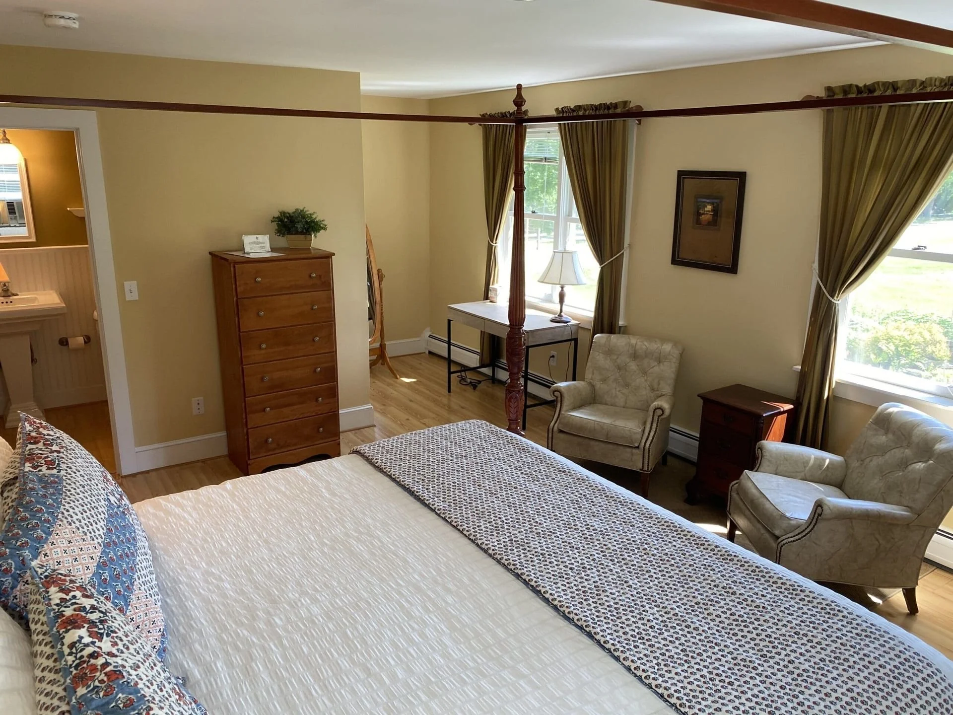 room-strawberry04-rotated-2880w.jpg