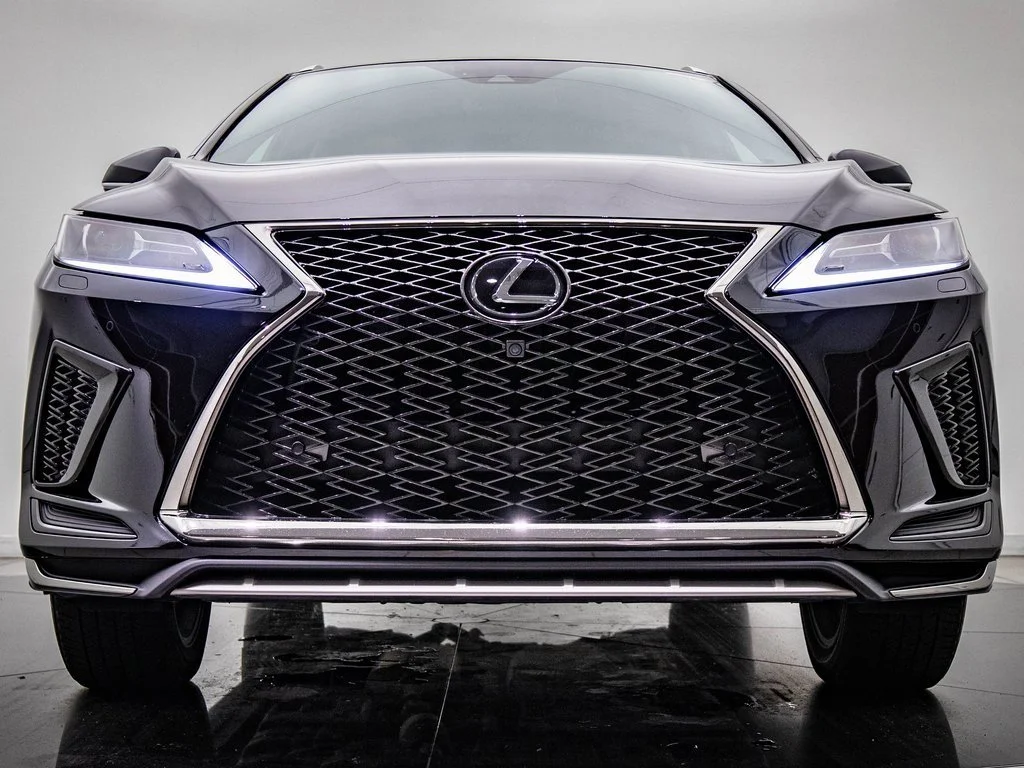 lexusblk2_orig.jpg