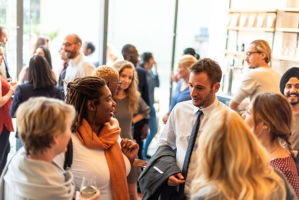What to Expect at a Singles Event