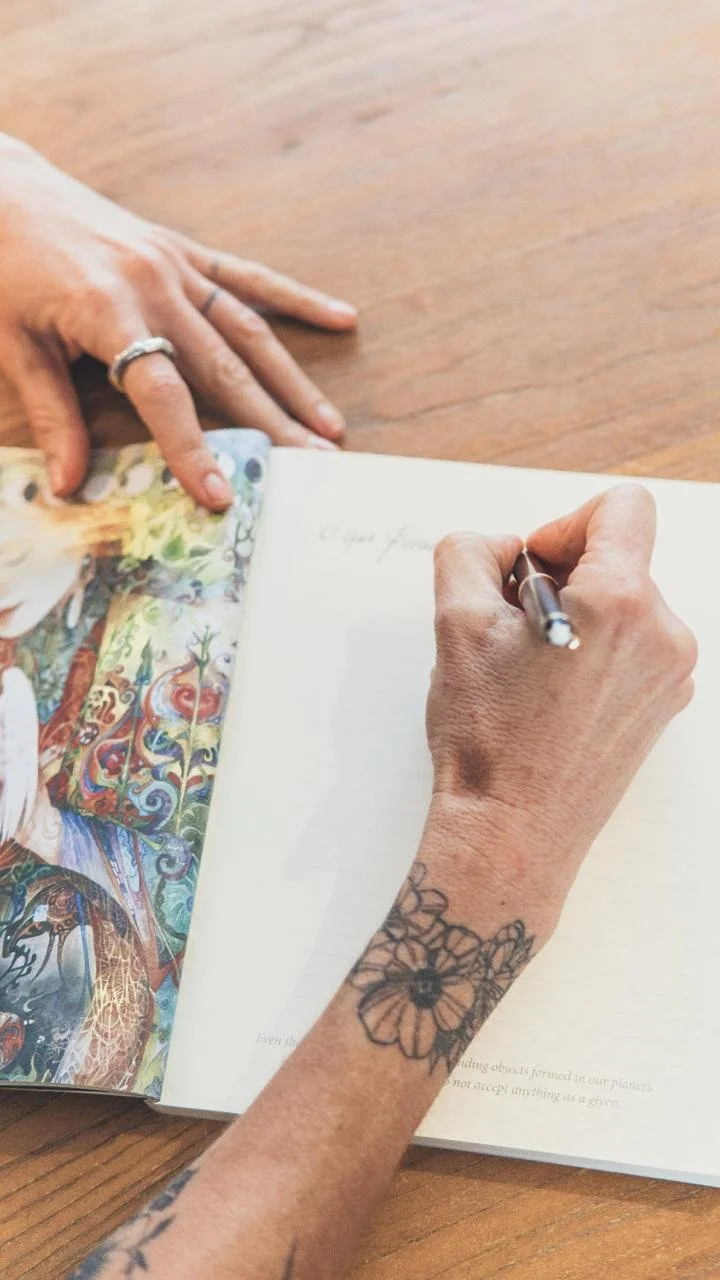 Journaling guiado para autoconhecimento, tomada de decisões e desenvolvimento pessoal no contexto de life coaching e PNL