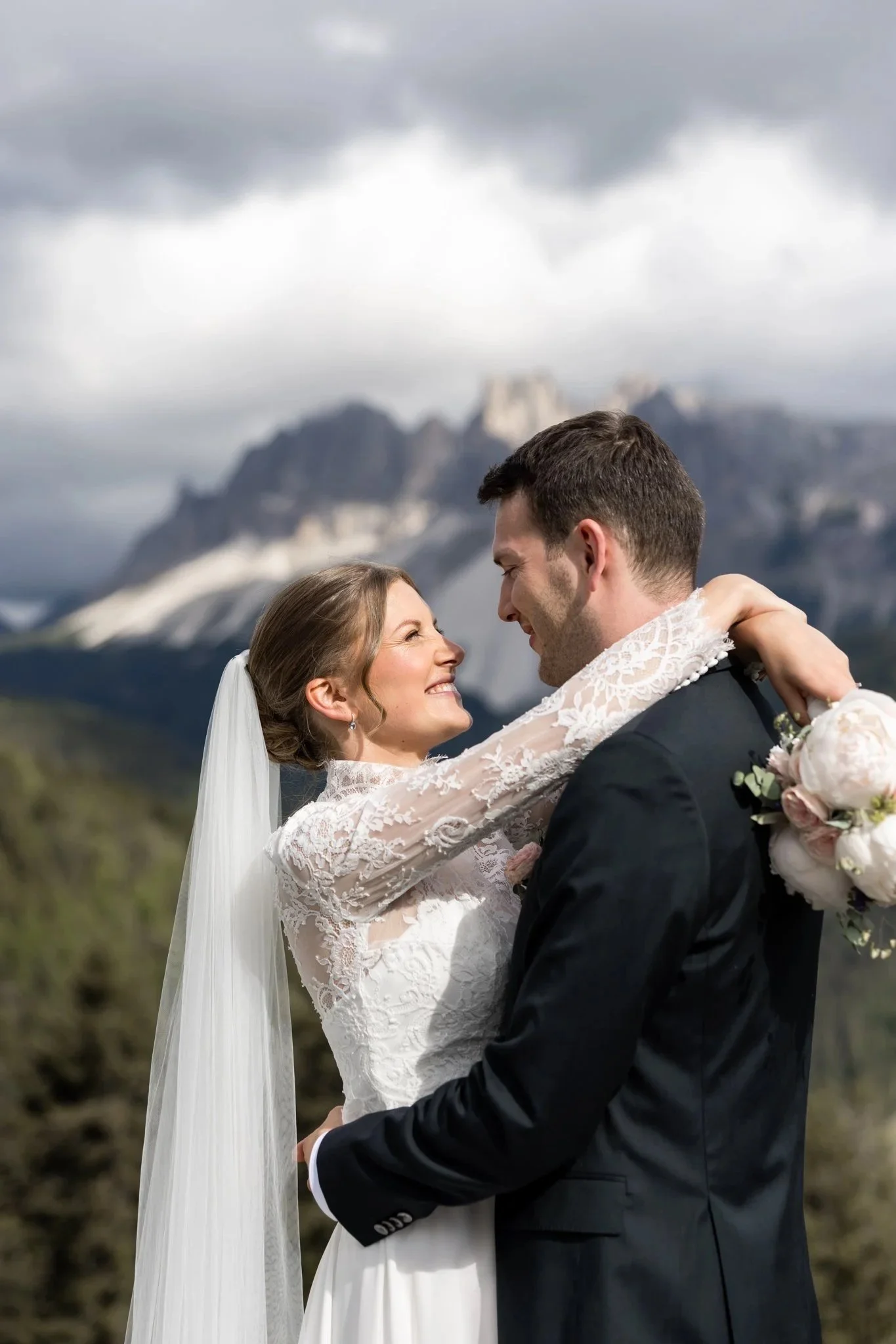 I & L - Mountain Wedding with Dolomites view