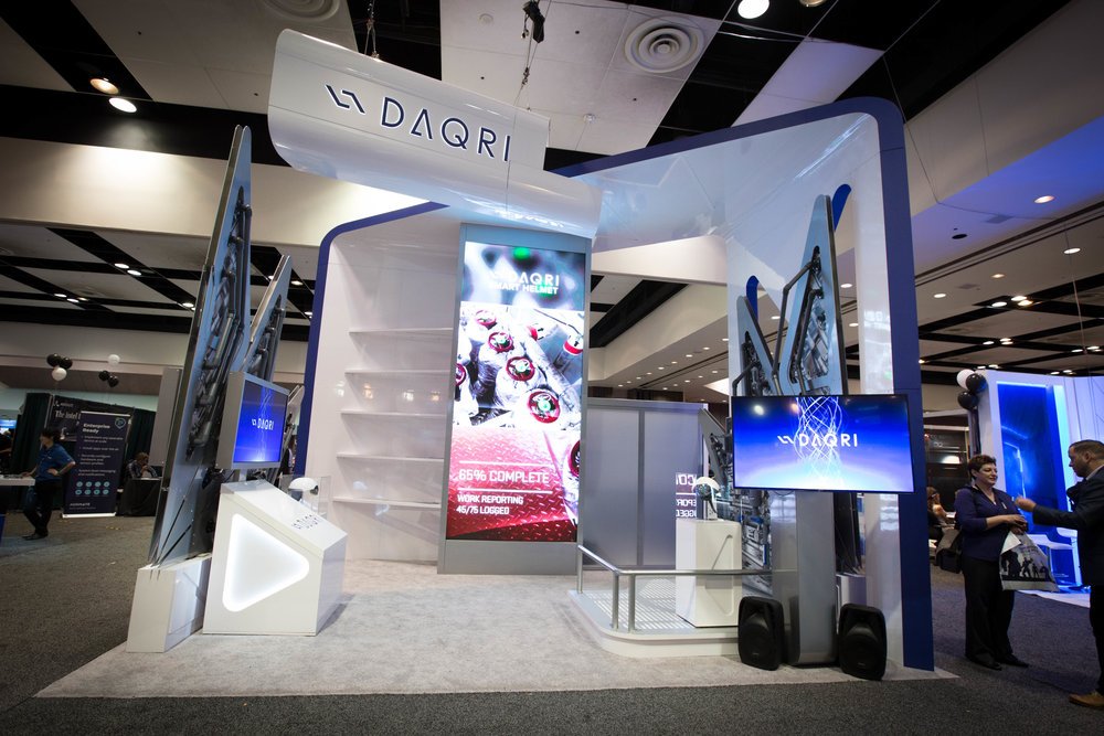 AWE2016_DAQRI_BOOTH_-12.jpg