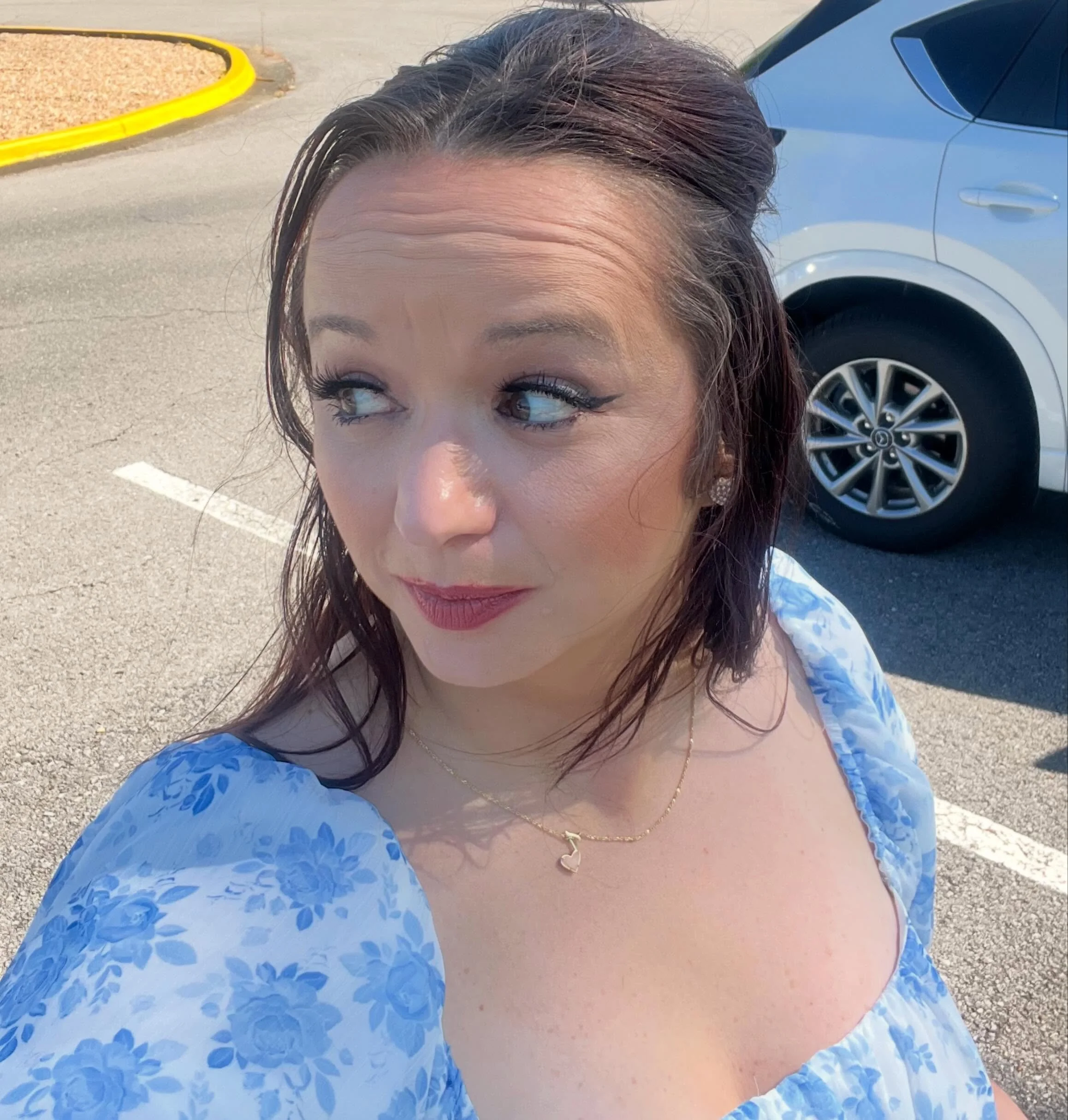 Some how&hellip;literallly the only 2 pictures I took this weekend. 🤣

Congrats to @why_because_momma_said_so and @ukulele_man_samuel_helle on graduating this week!! 

#class2026 #graduation #photofails