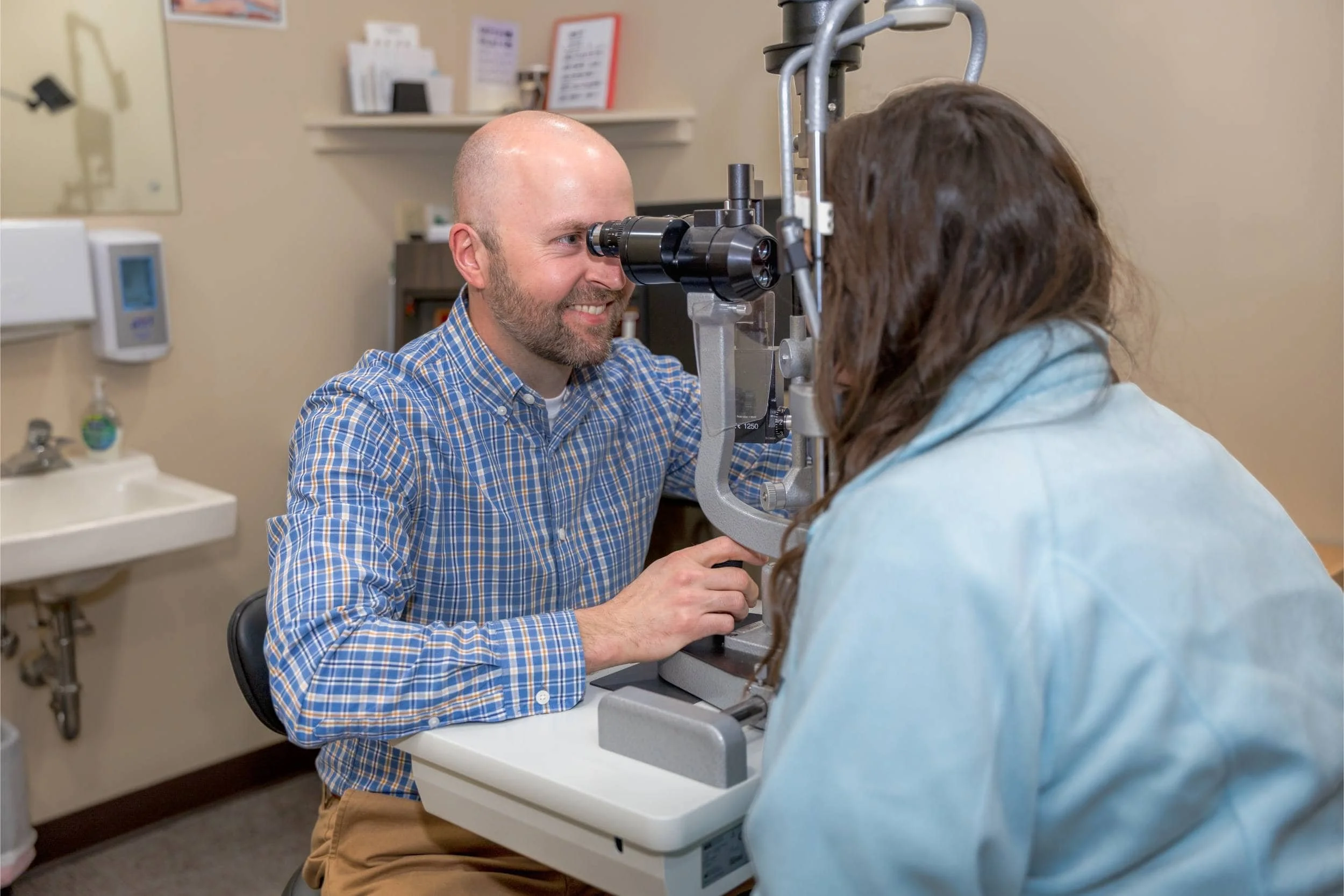 Comprehensive Eye Exams for Seniors in Hawkinsville, GA
