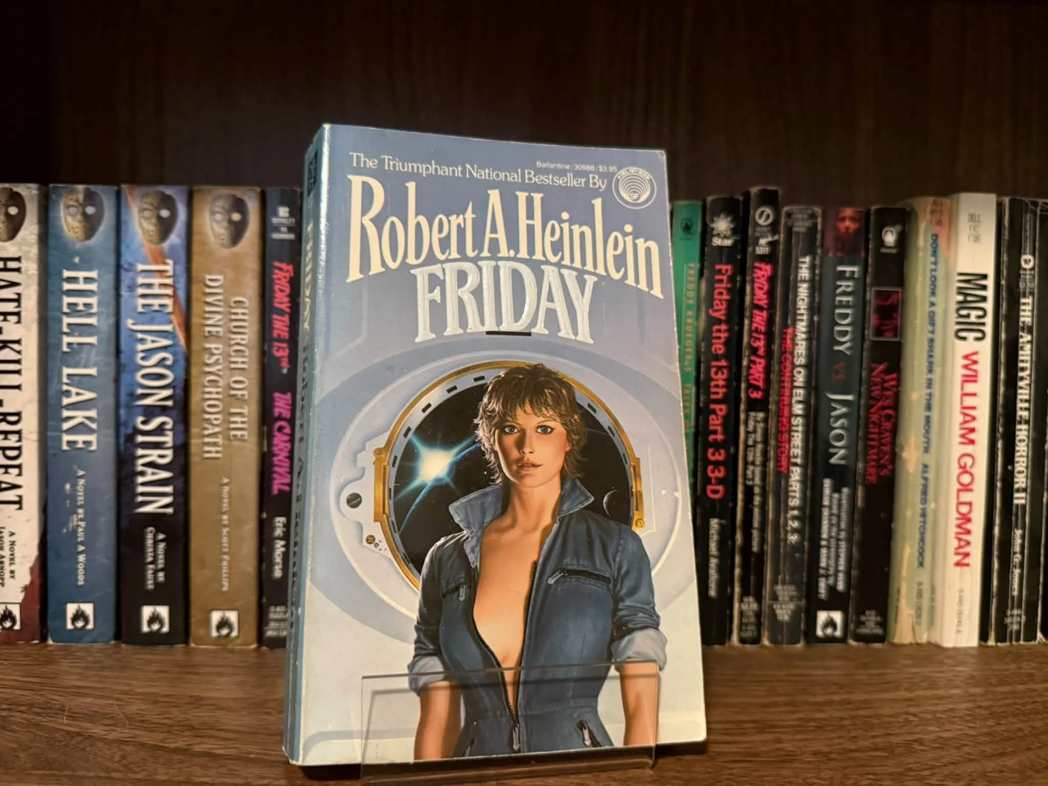 FRIDAY - Robert A. Heinlein