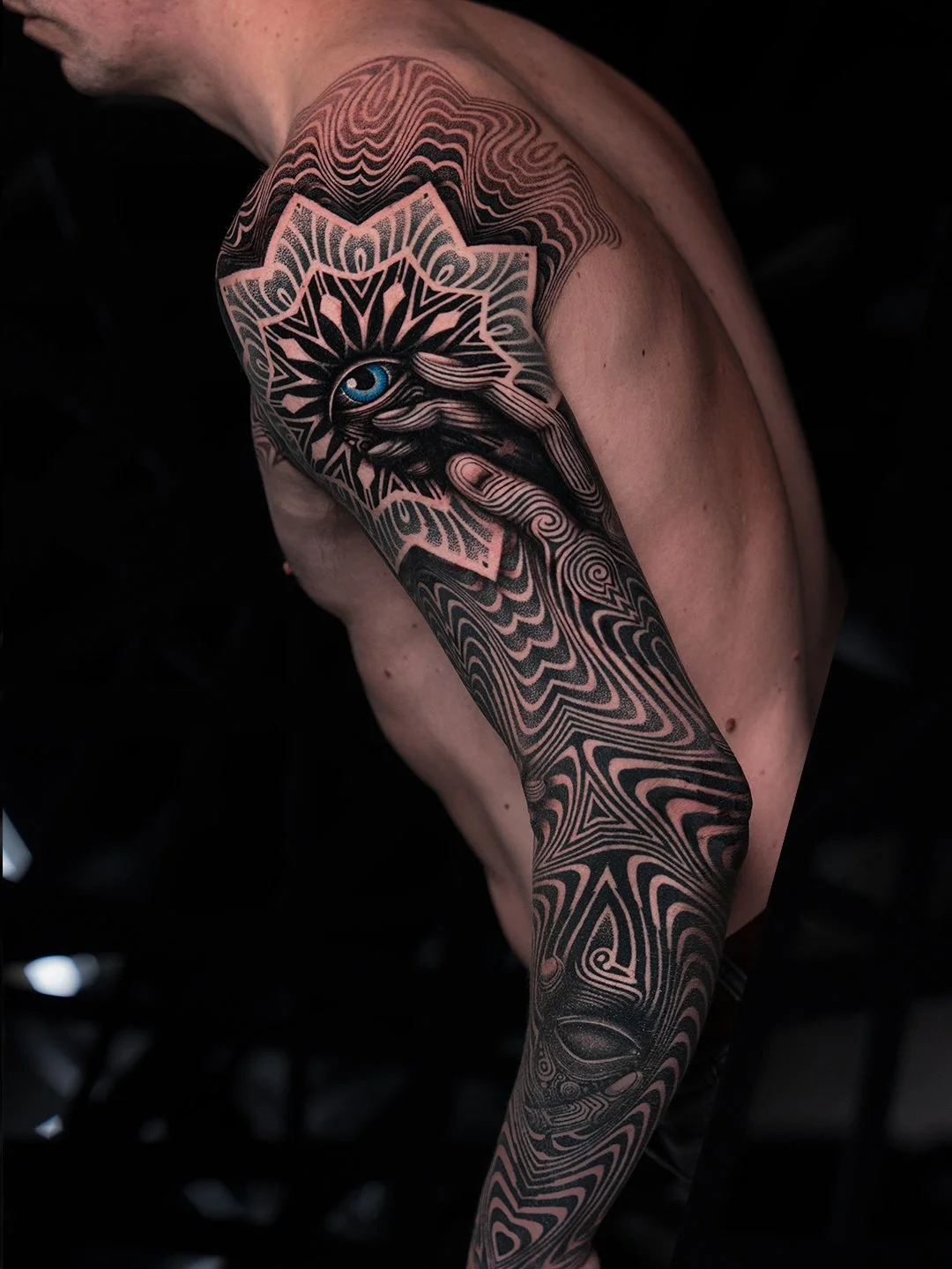 ARM-SLEEVE_02.jpg