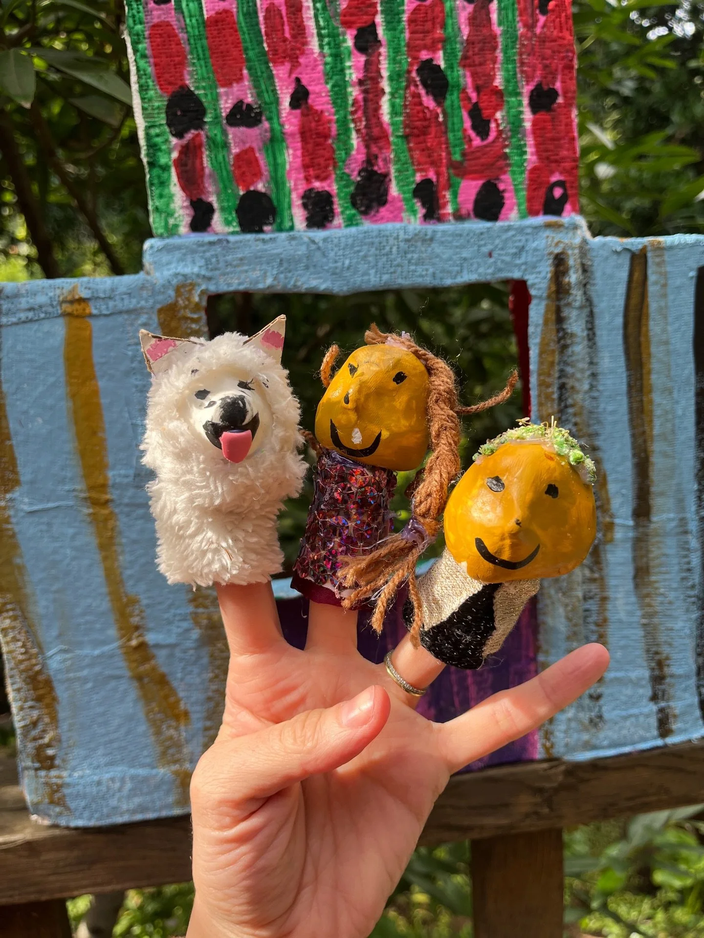 Finger puppet families 🥹🥹🥹🥹🥹🥹🥹 the dogs just kill me!