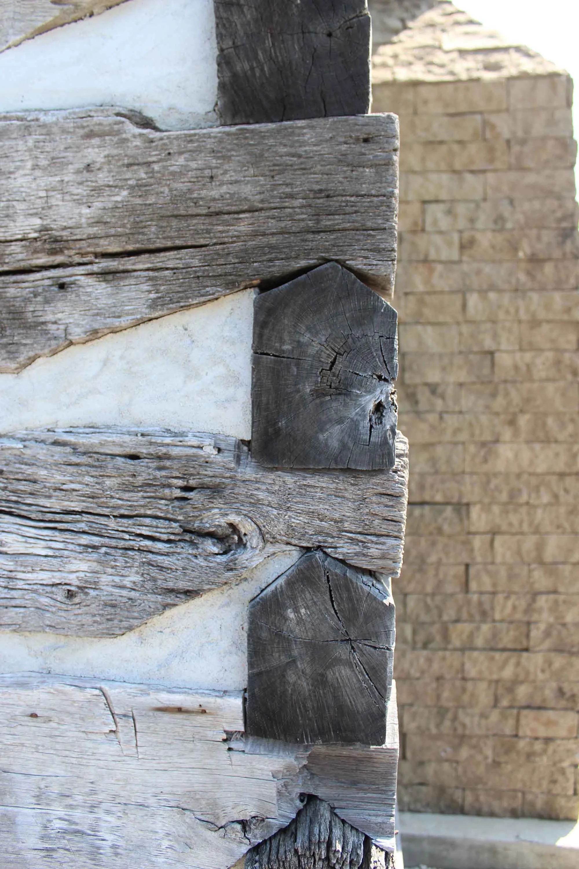 wood corner notching detail