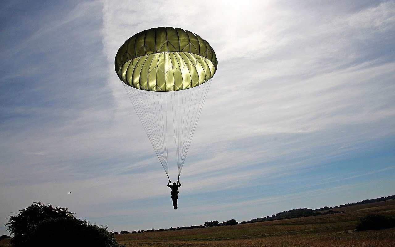 AirDrop-parachute-photo.jpg