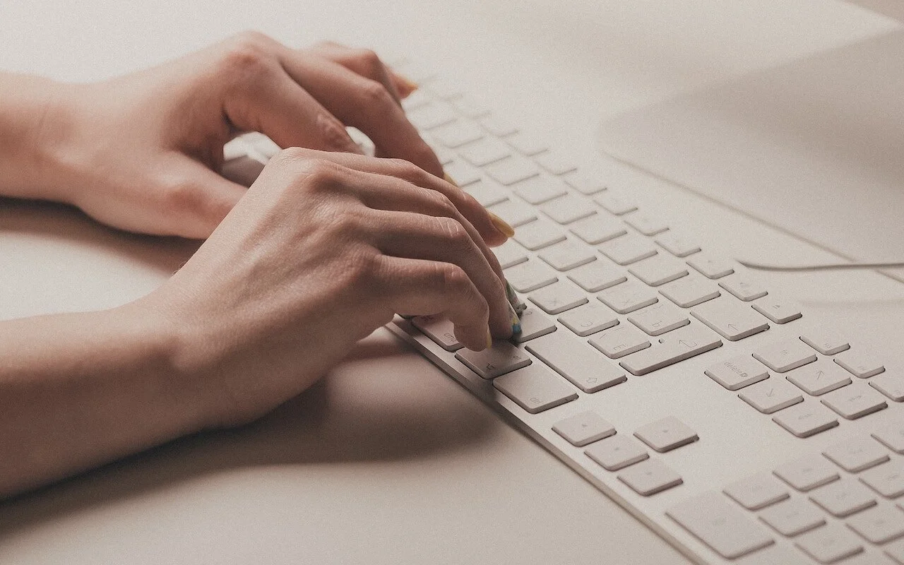 Keyboard-shortcuts-hands-photo.jpg