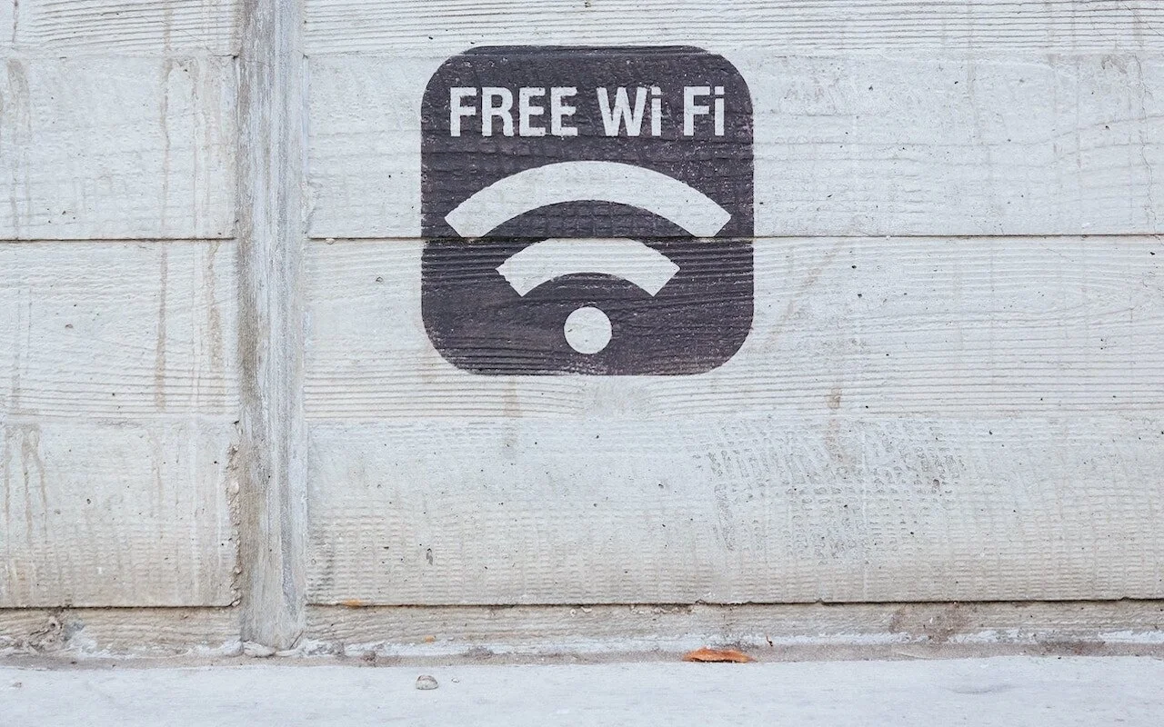 Wi-Fi-network-switching-photo.jpg