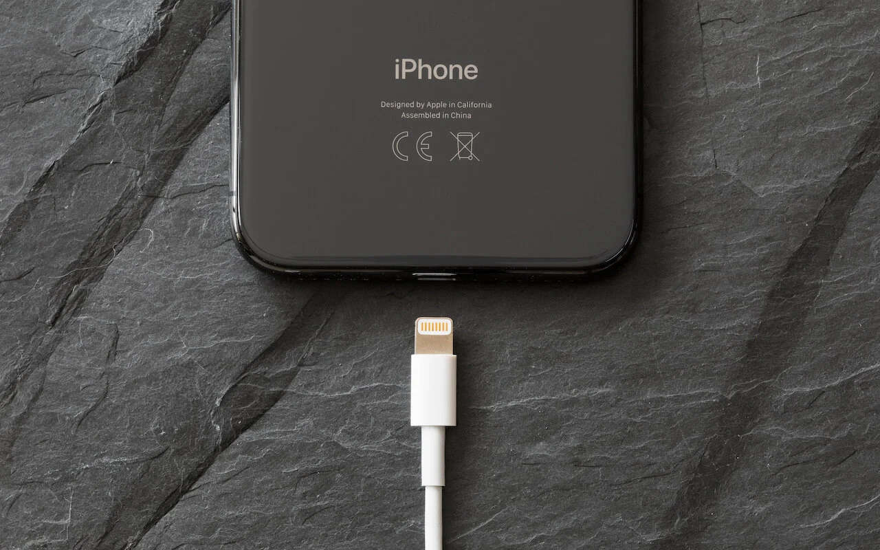 Lighting-cable-iPhone-photo.jpg