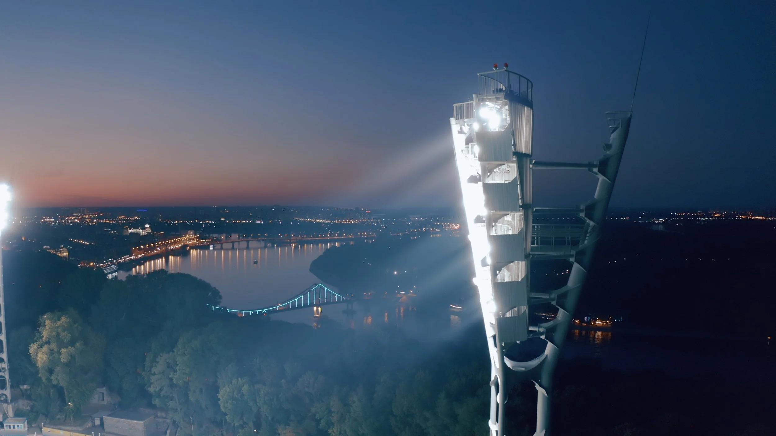 How Tower Lighting Enhances Safety and Visibility