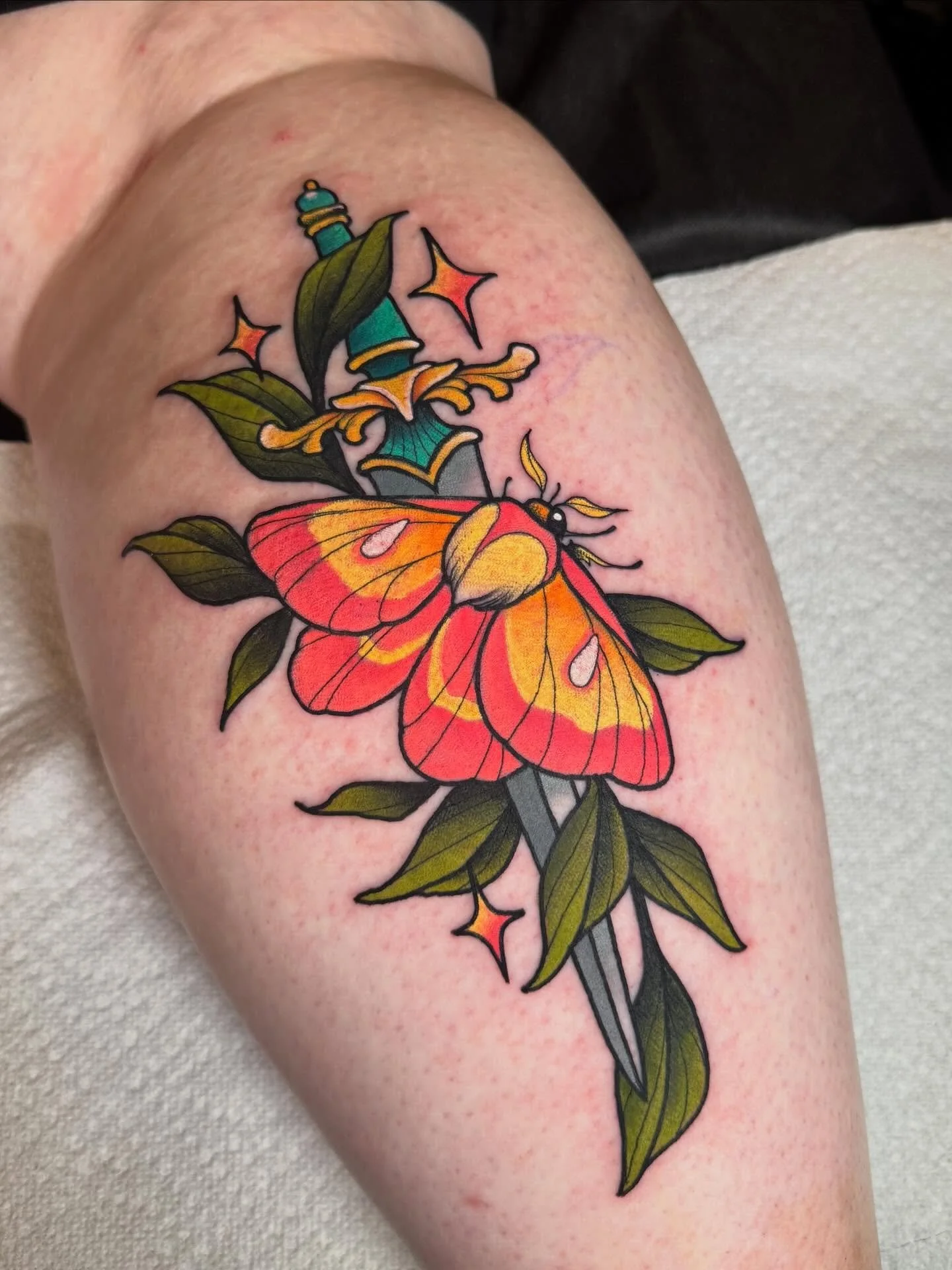 Classic combo! @iron_heart_tattoo 

#iowatattooartist #tattoo #illustration #neotraditional #tattooartist