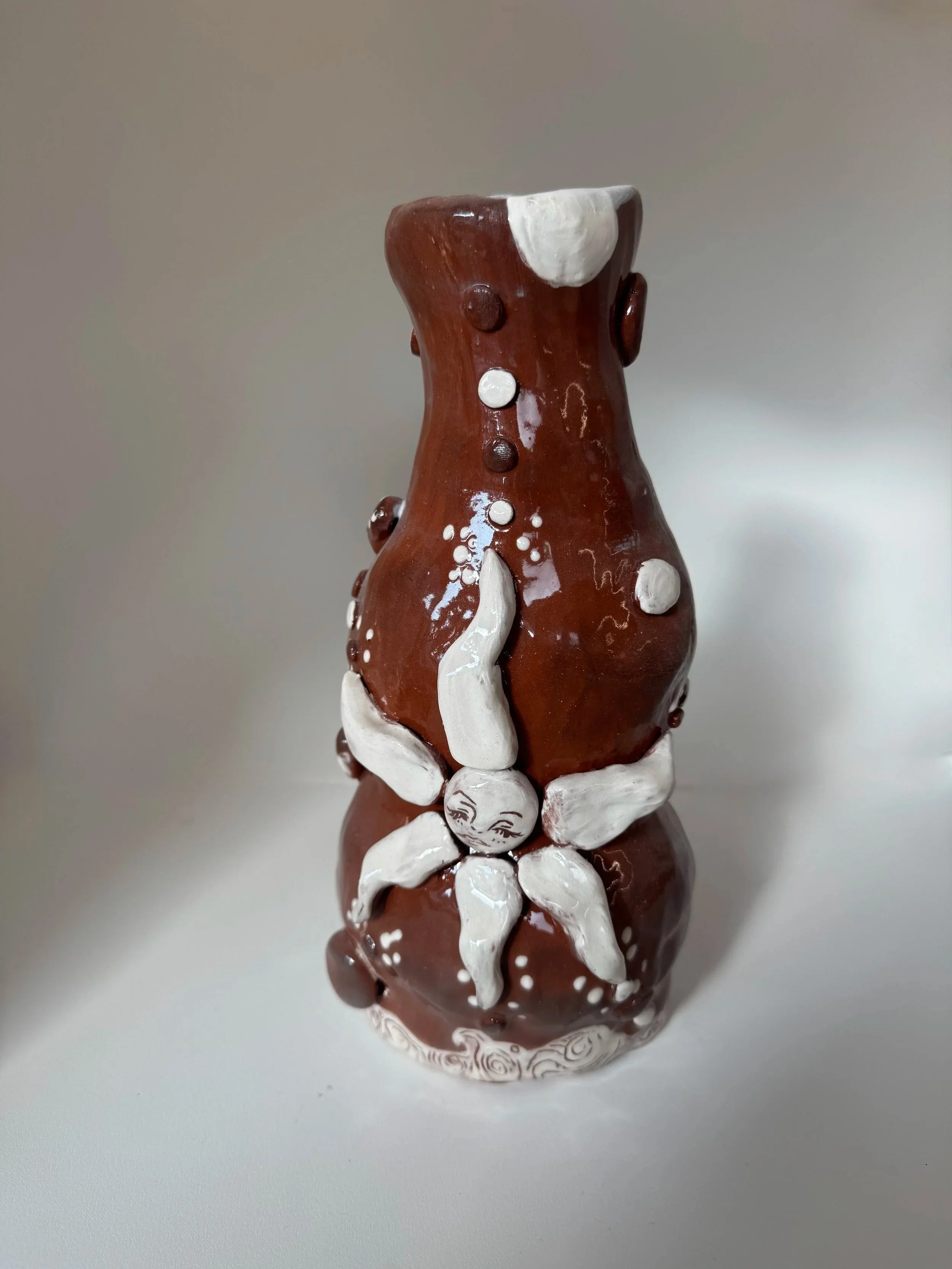 Exploration. Terracotta clay, glaze.
11 ½” x 5” x 11 ½”
2025