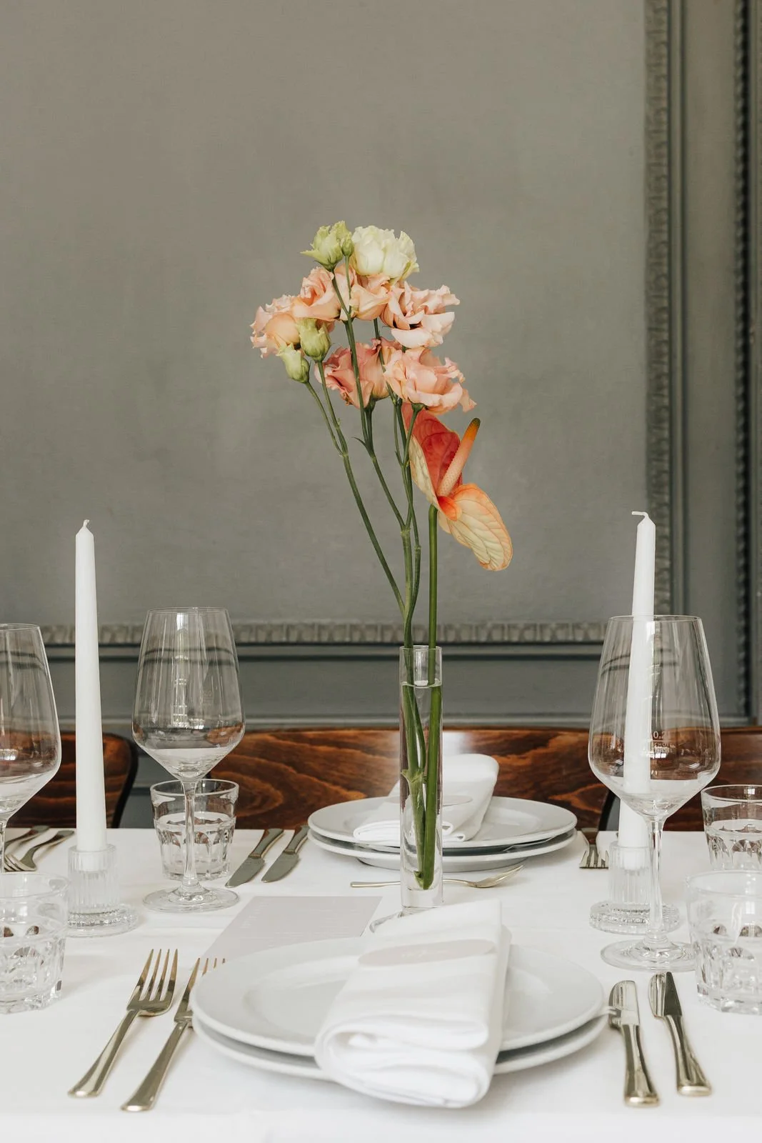 9 - tablesetting-wedding-villamignon-valeska-weddinfs.jpg