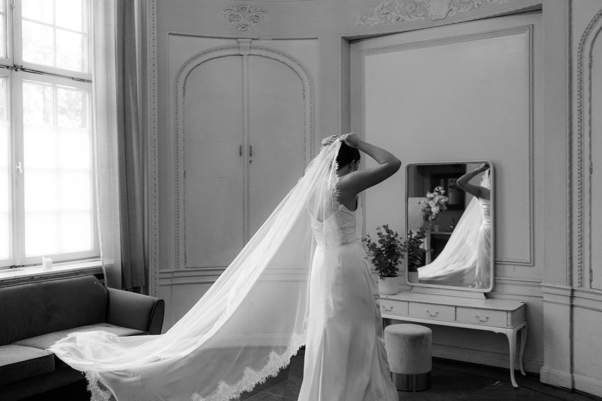 21 - braut-getting-ready-villa-mignon-valeska-weddings.jpg