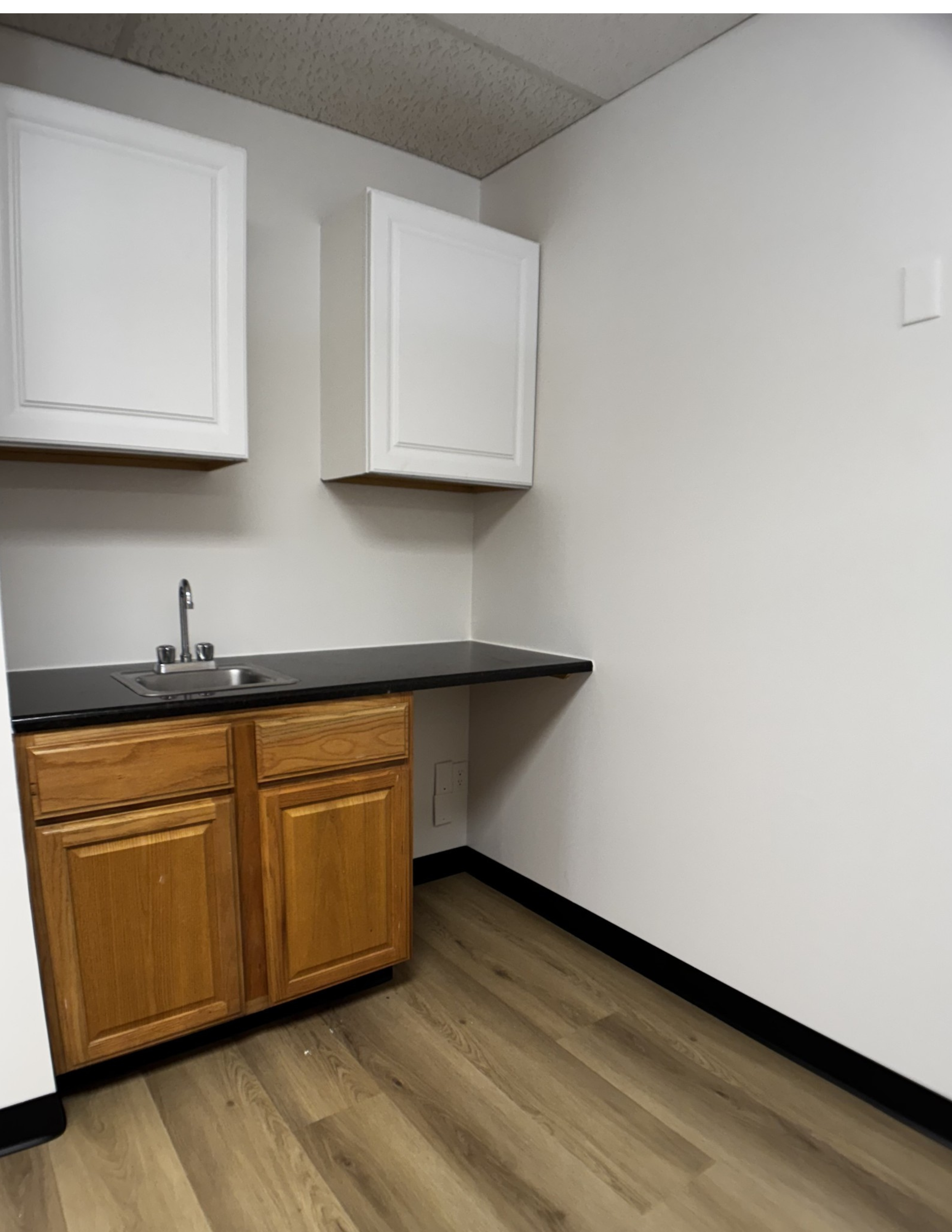 7700 G Wet bar