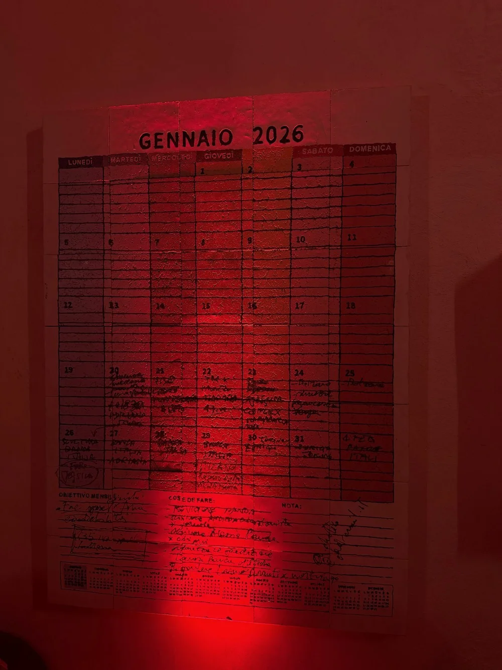Calendario di
gennaio 2026 scritto a mano nello studio di Edoardo Piermattei