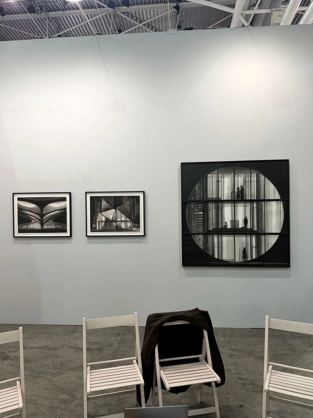 Lo stand di Piero Atchugarry Gallery con gli acquerelli di Radenko Milak, Artissima 2026
