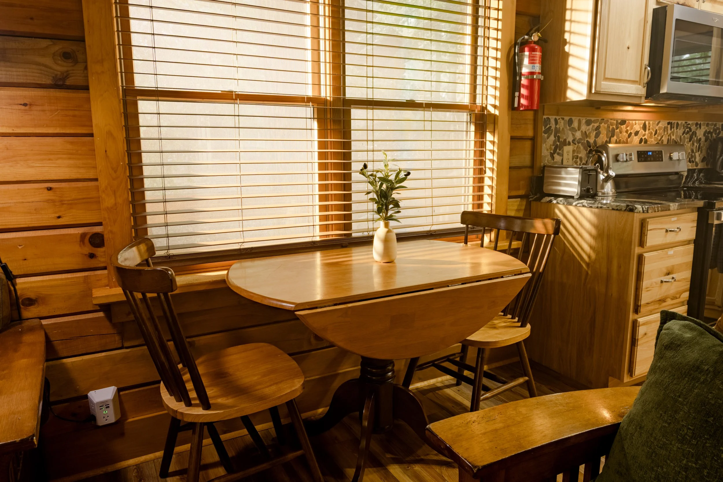 The Cabin-10.jpg