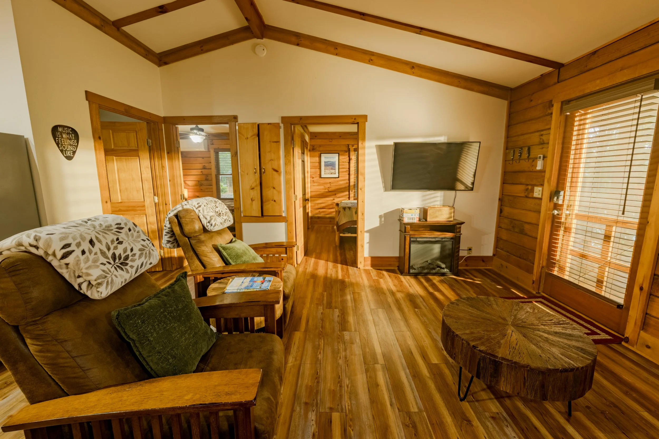 The Cabin-02.jpg