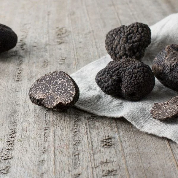 image-of-australian-black-truffles-vegetables-1125637242_600x600.jpg